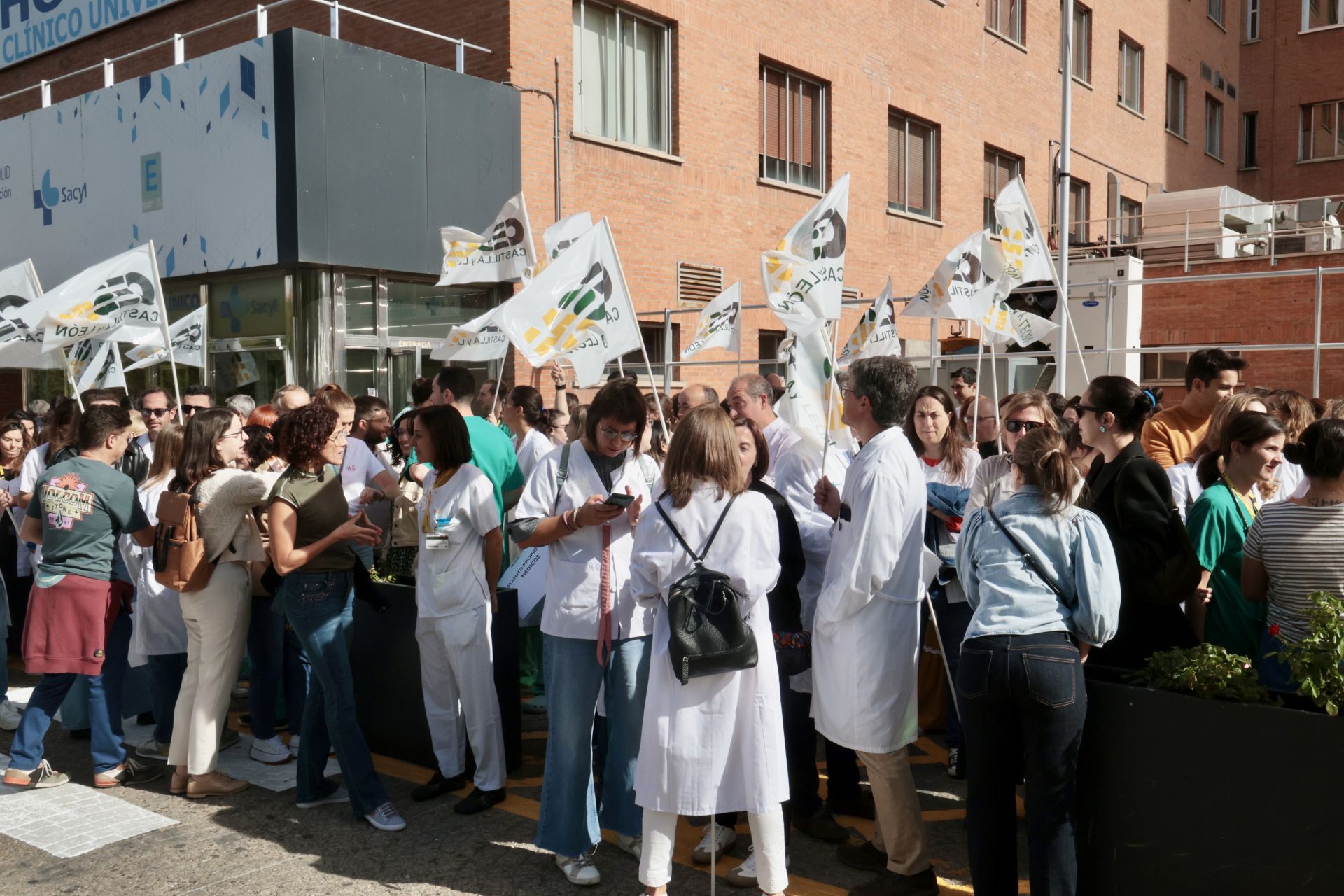 Las imágenes de la protesta de médicos contra el Estatuto Marco