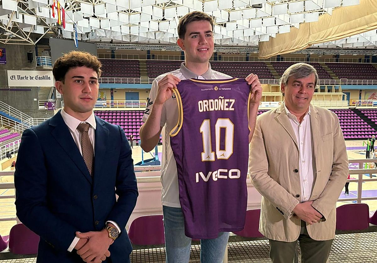 Marcos García (empresa Agencia 404), Iñaki Ordóñez y Lorenzo Nistal.