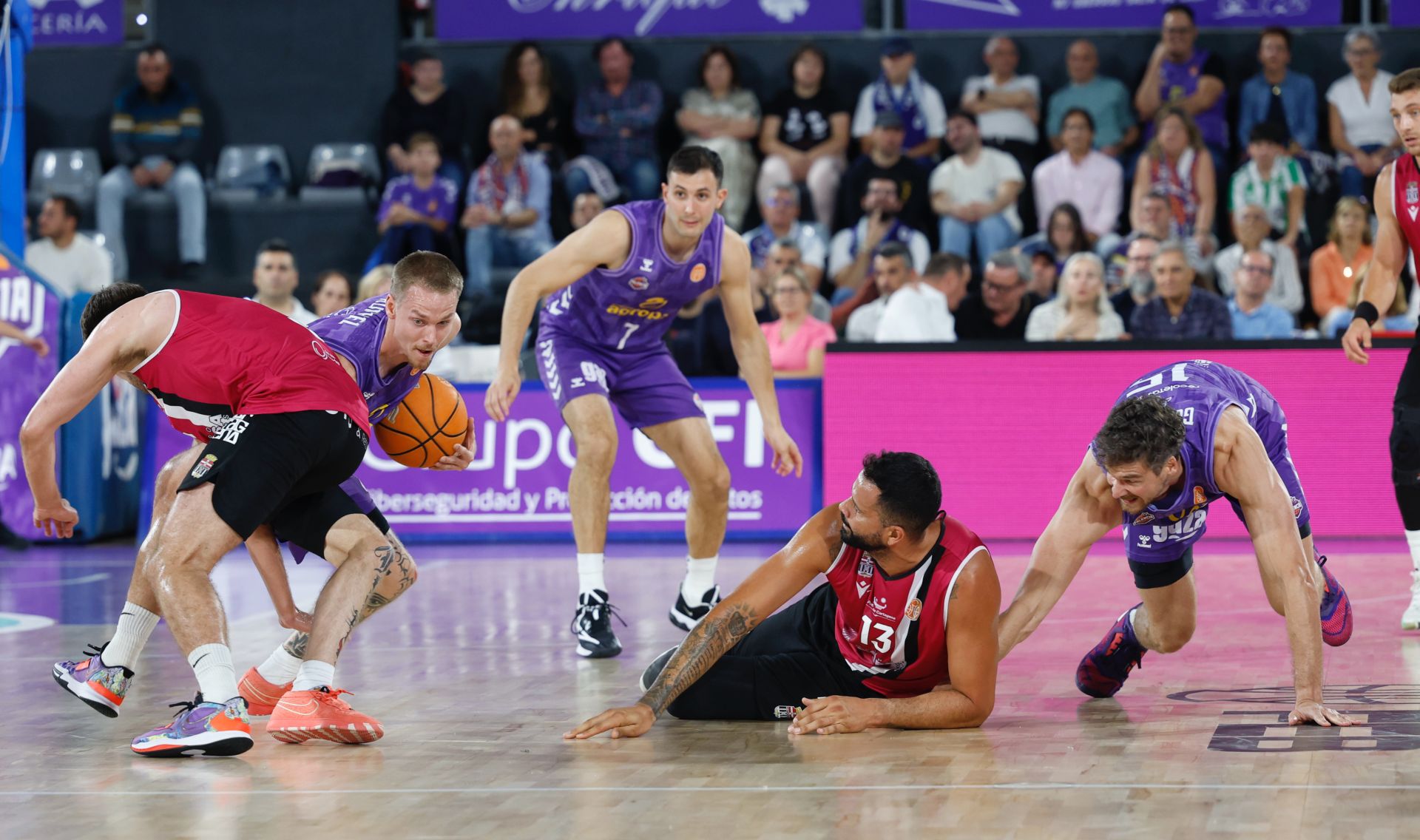 Primera victoria en casa