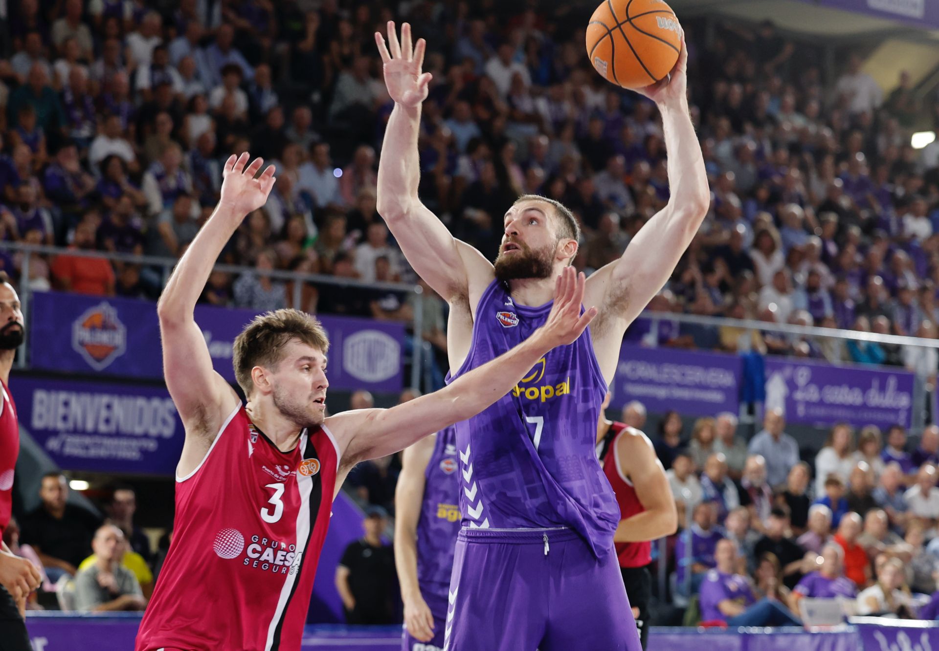 Primera victoria en casa