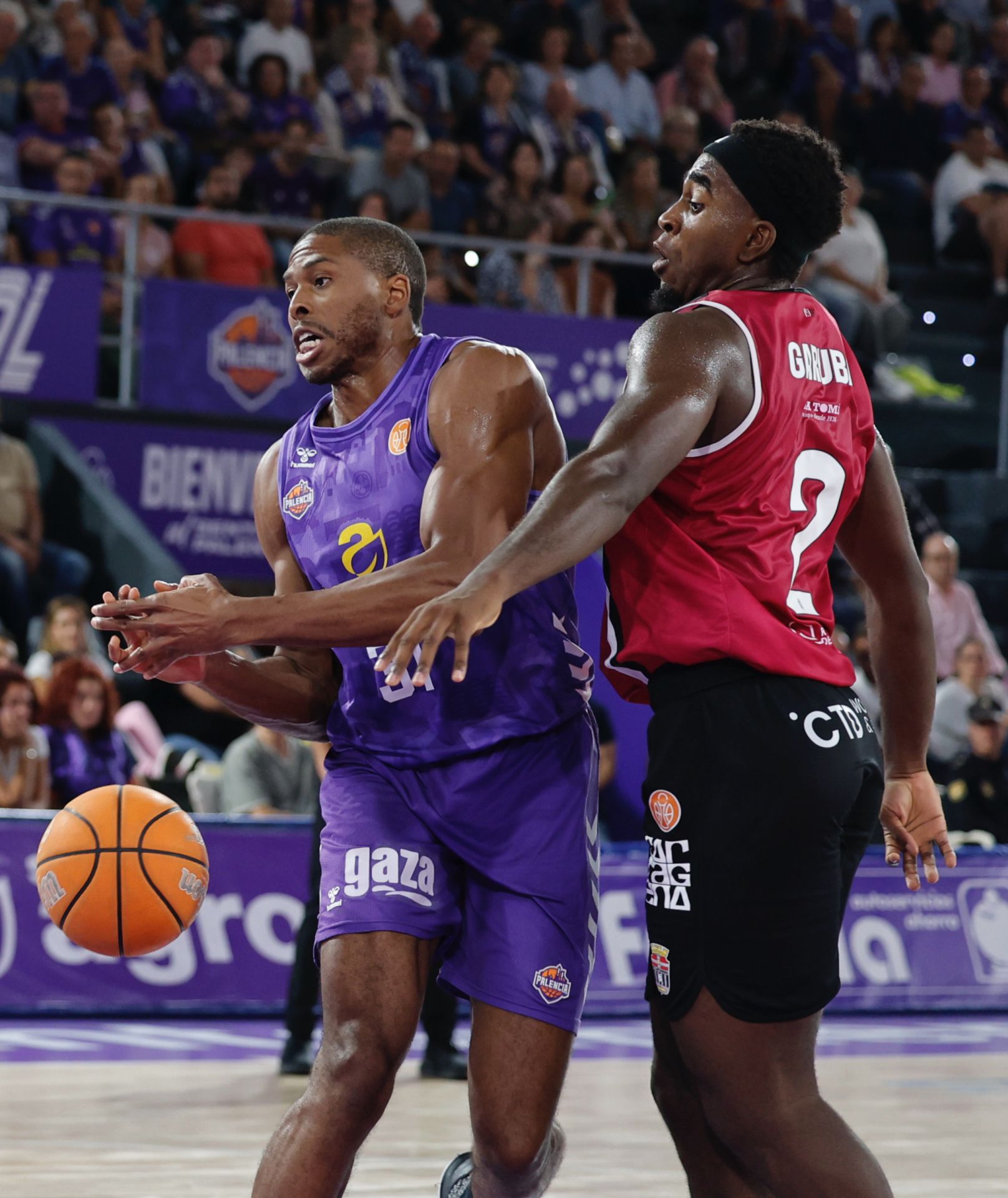 Primera victoria en casa