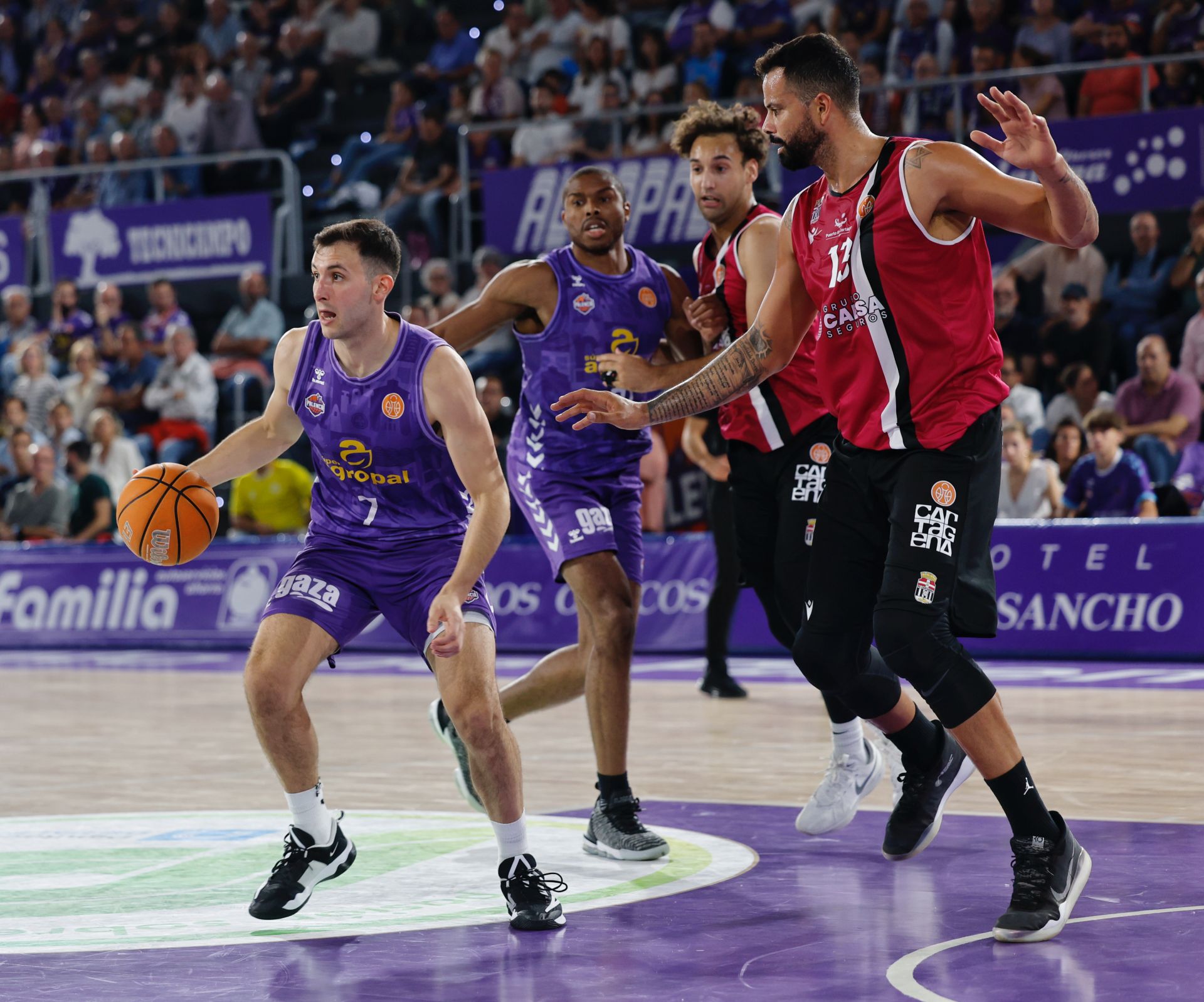 Primera victoria en casa