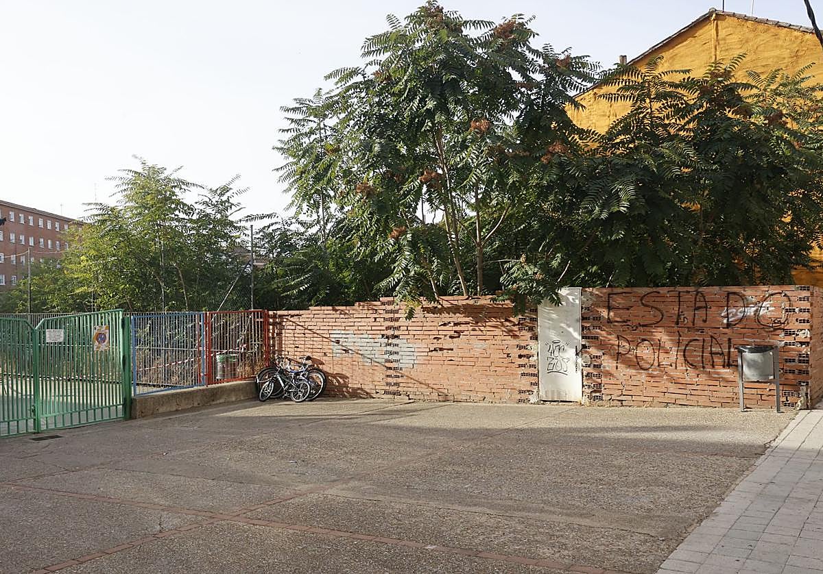 Patio del colegio Ave María y fincas colindantes.