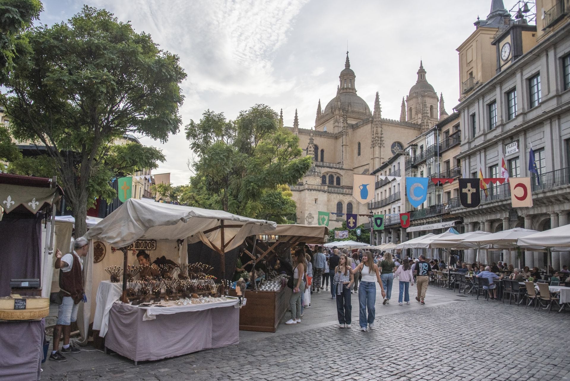 Las horas previas a la proclamación de Isabel, en imágenes