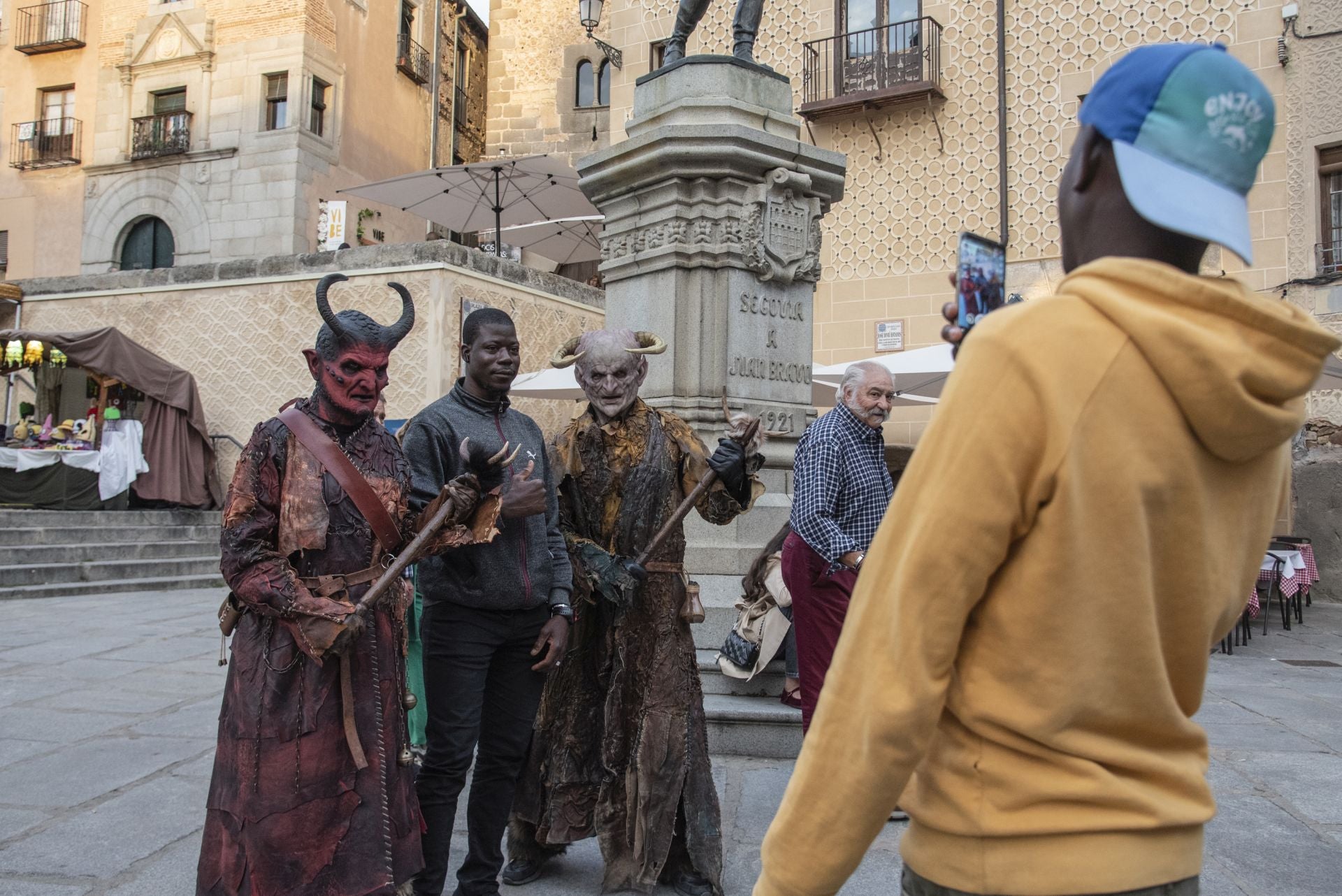 Las horas previas a la proclamación de Isabel, en imágenes