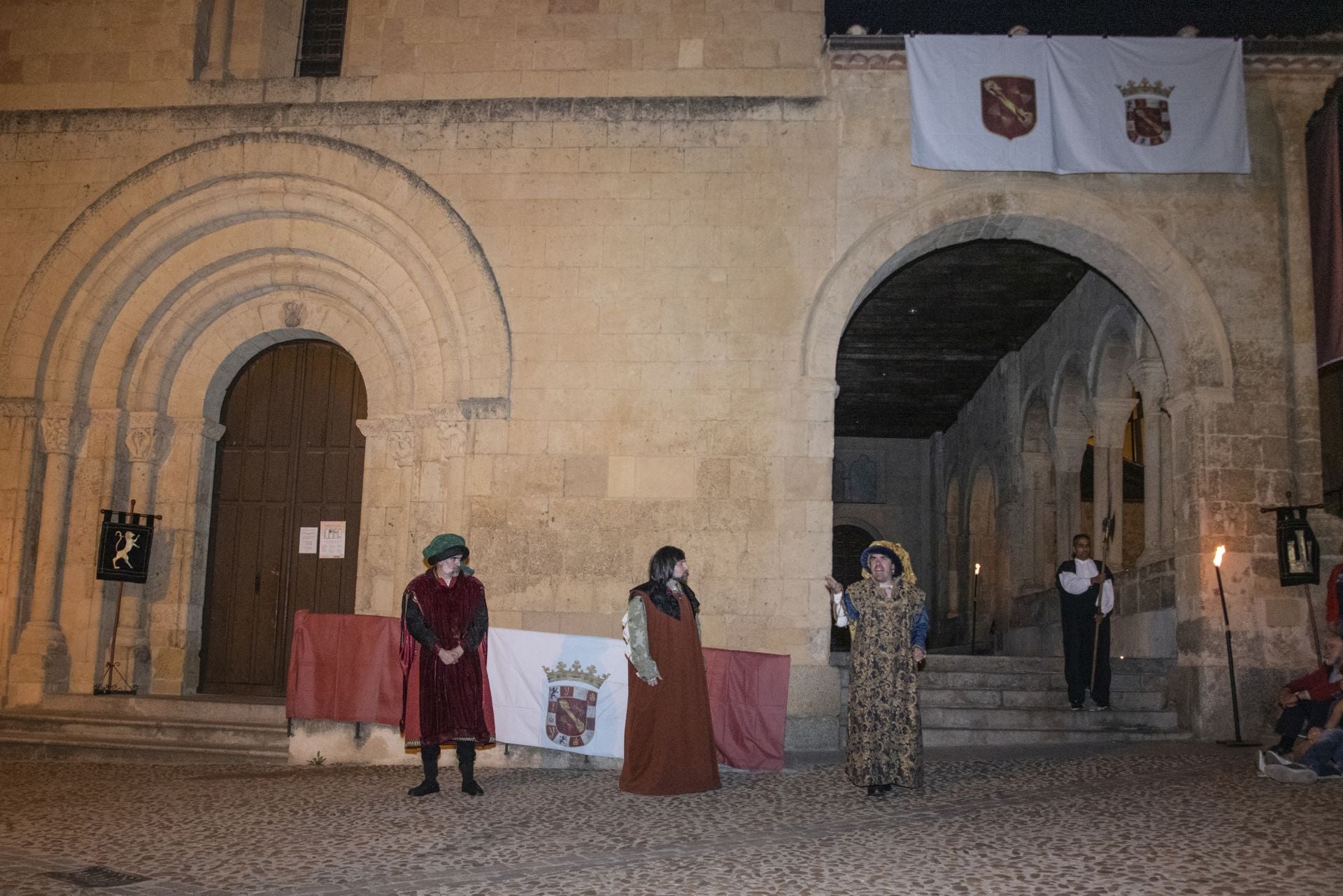 Las horas previas a la proclamación de Isabel, en imágenes