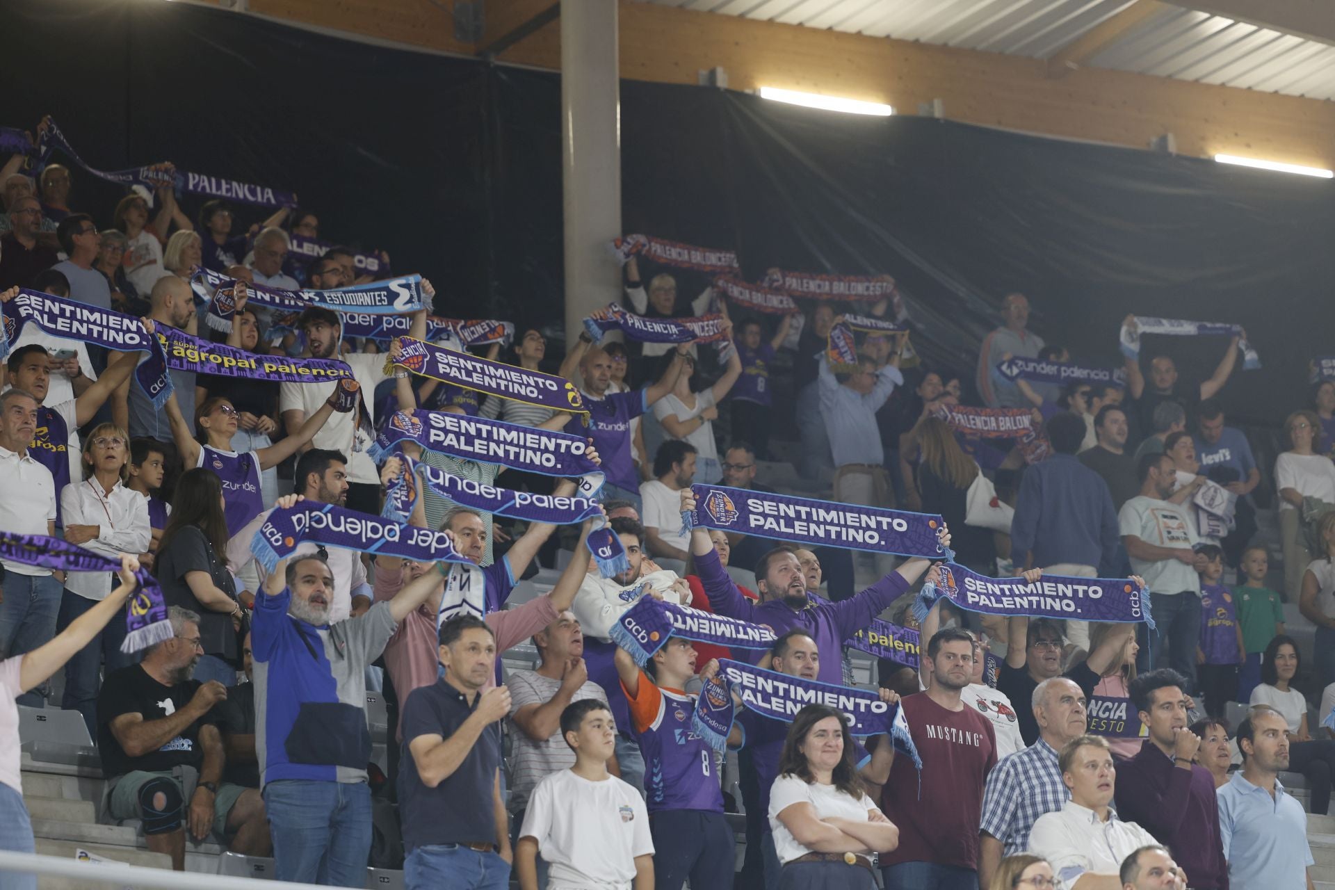 Búscate en las gradas del Súper Agropal Palencia-Cartagena