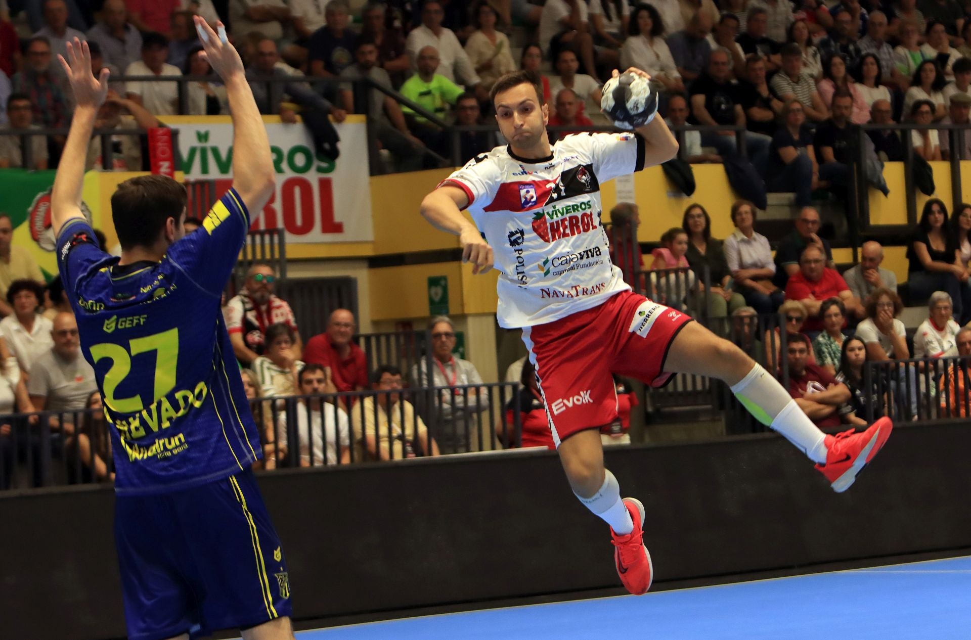 Fotografías de la derrota del Nava frente al Bidasoa Irún