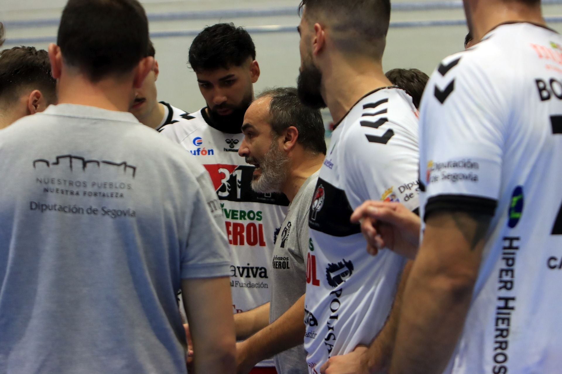 Fotografías de la derrota del Nava frente al Bidasoa Irún