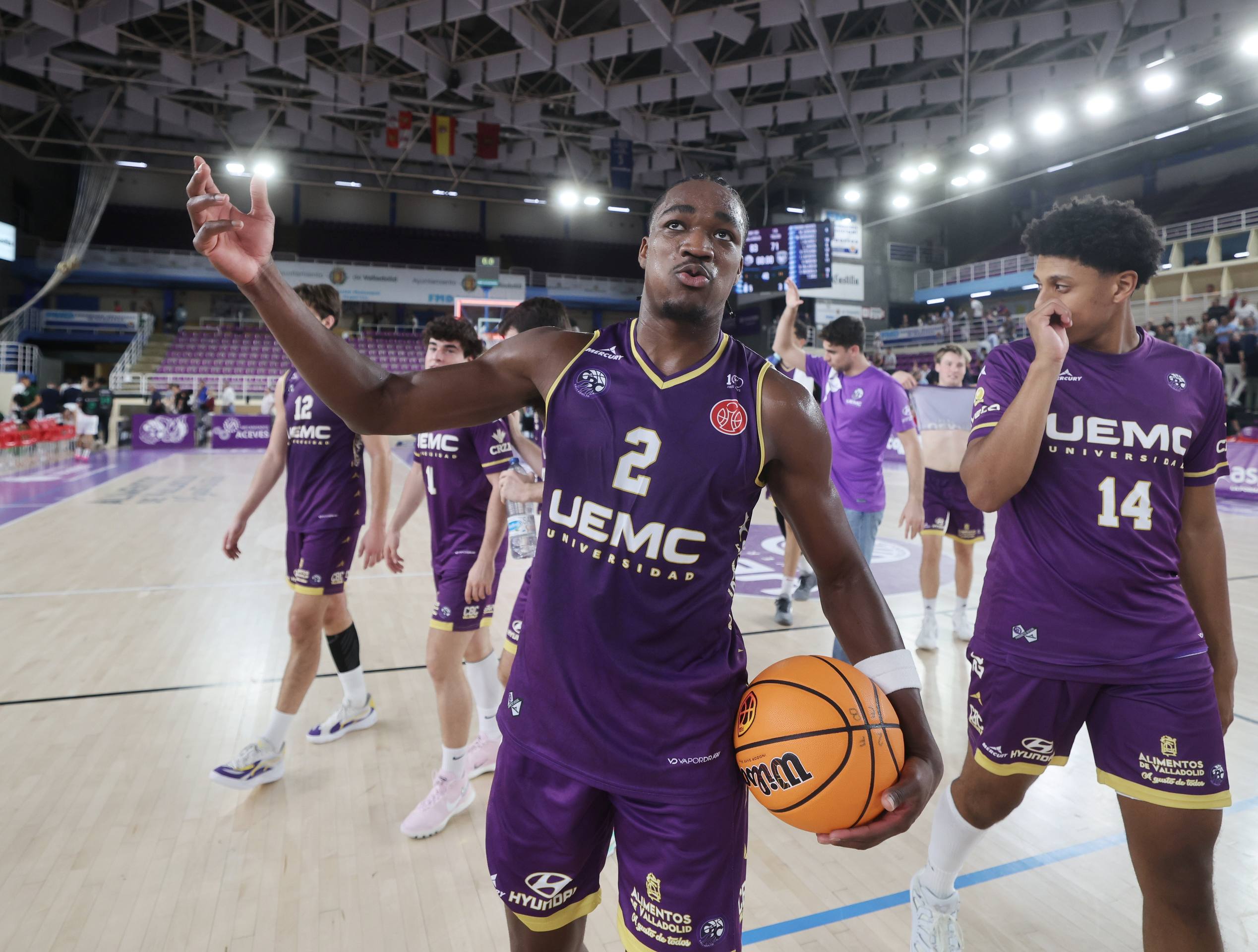 La primera victoria del UEMC Ciudad de Valladolid, en imágenes