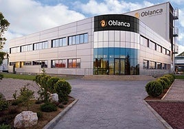 Fachada principal de las instalaciones de Oblanca.