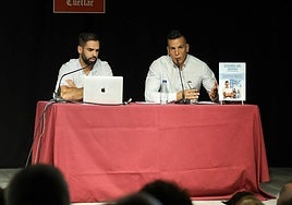 Víctor Ortega y Jesús Ángel Hernansanz, en la presentación del libro.