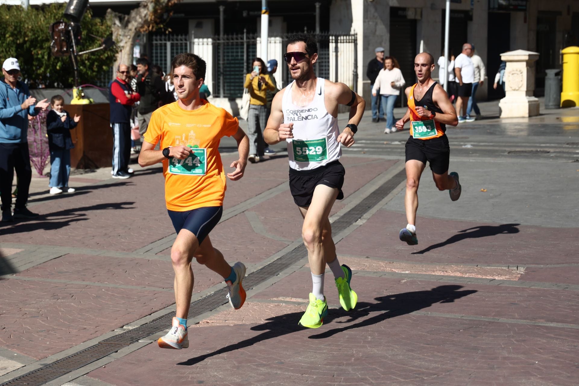 Las imágenes de la carrera contra el cáncer de Palencia