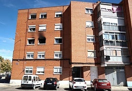 Edificio afectado por el incendio en la calle San Antonio de la capital palentina.