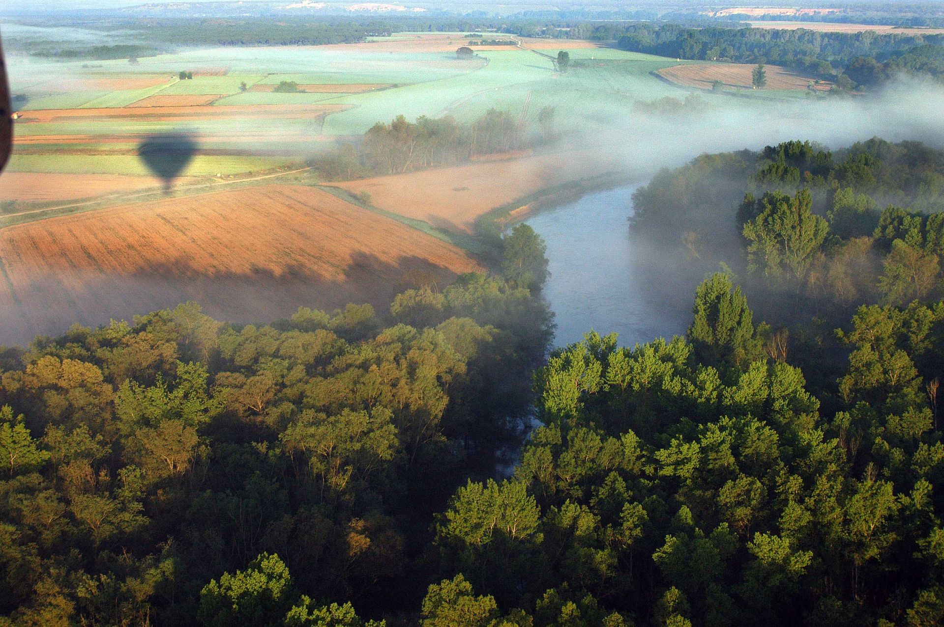 Viaje en globo sobre el Duero en la zona entre Pollos y Castronuño. 7 de mayo de 2007.