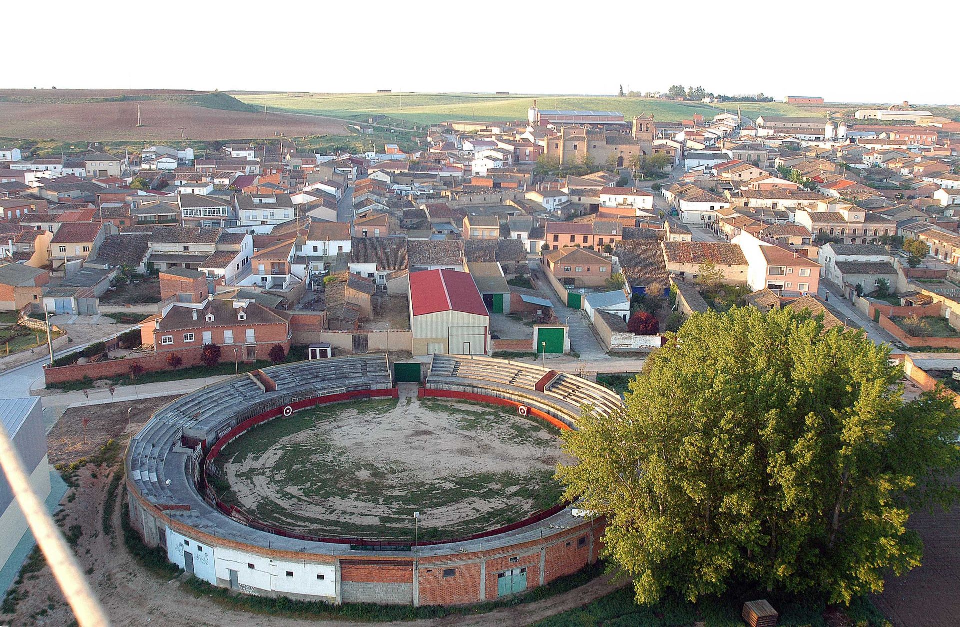 Vista aérea de la localidad vallisoletana de Pollos. 7 de mayo de 2007.