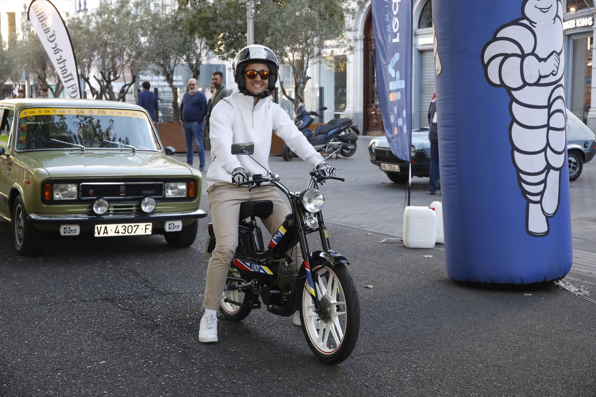 Búscate entre los participantes de Valladolid Motor Vintage (8/12)