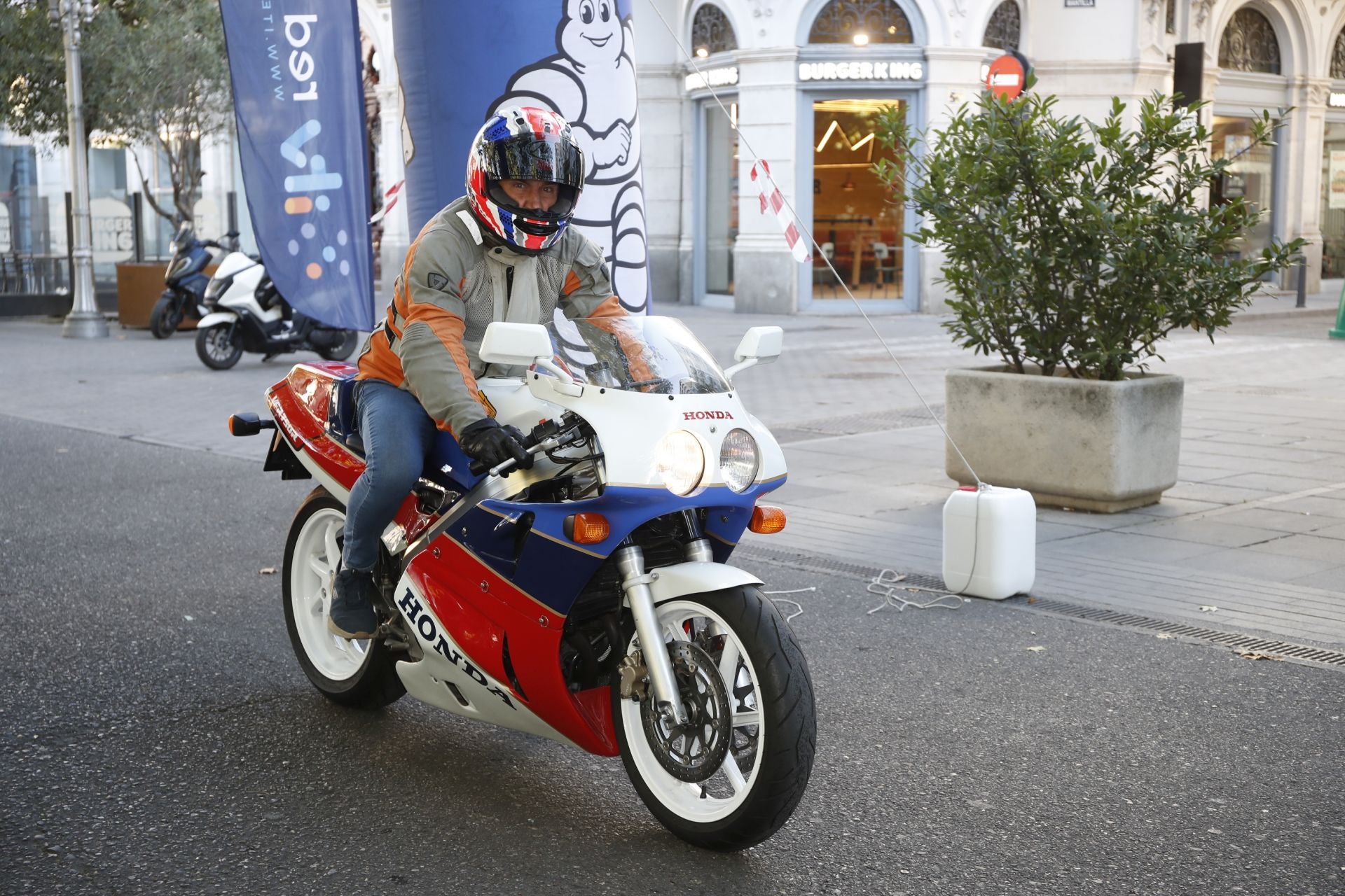 Búscate entre los participantes de Valladolid Motor Vintage (10/12)