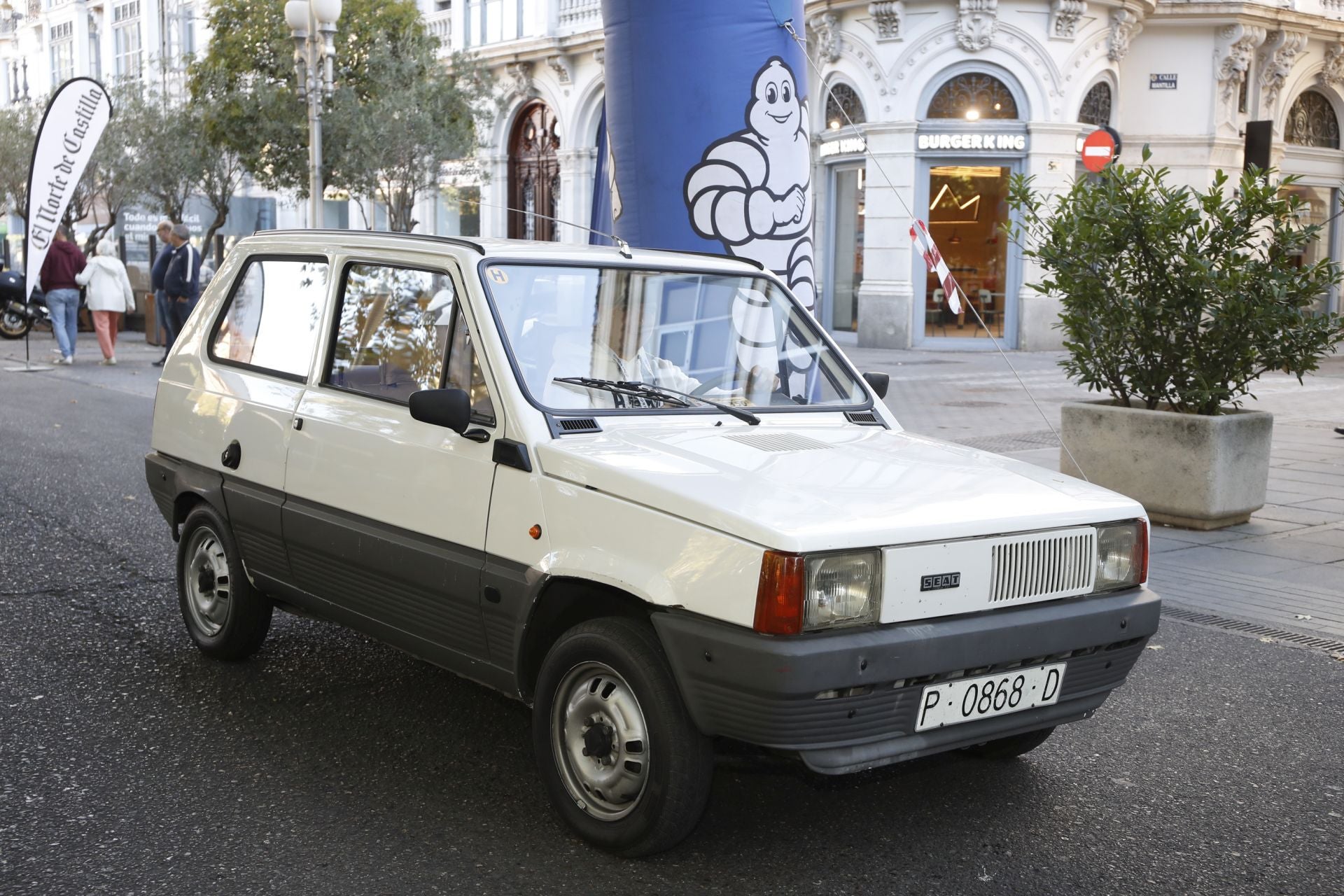 Búscate entre los participantes de Valladolid Motor Vintage (11/12)