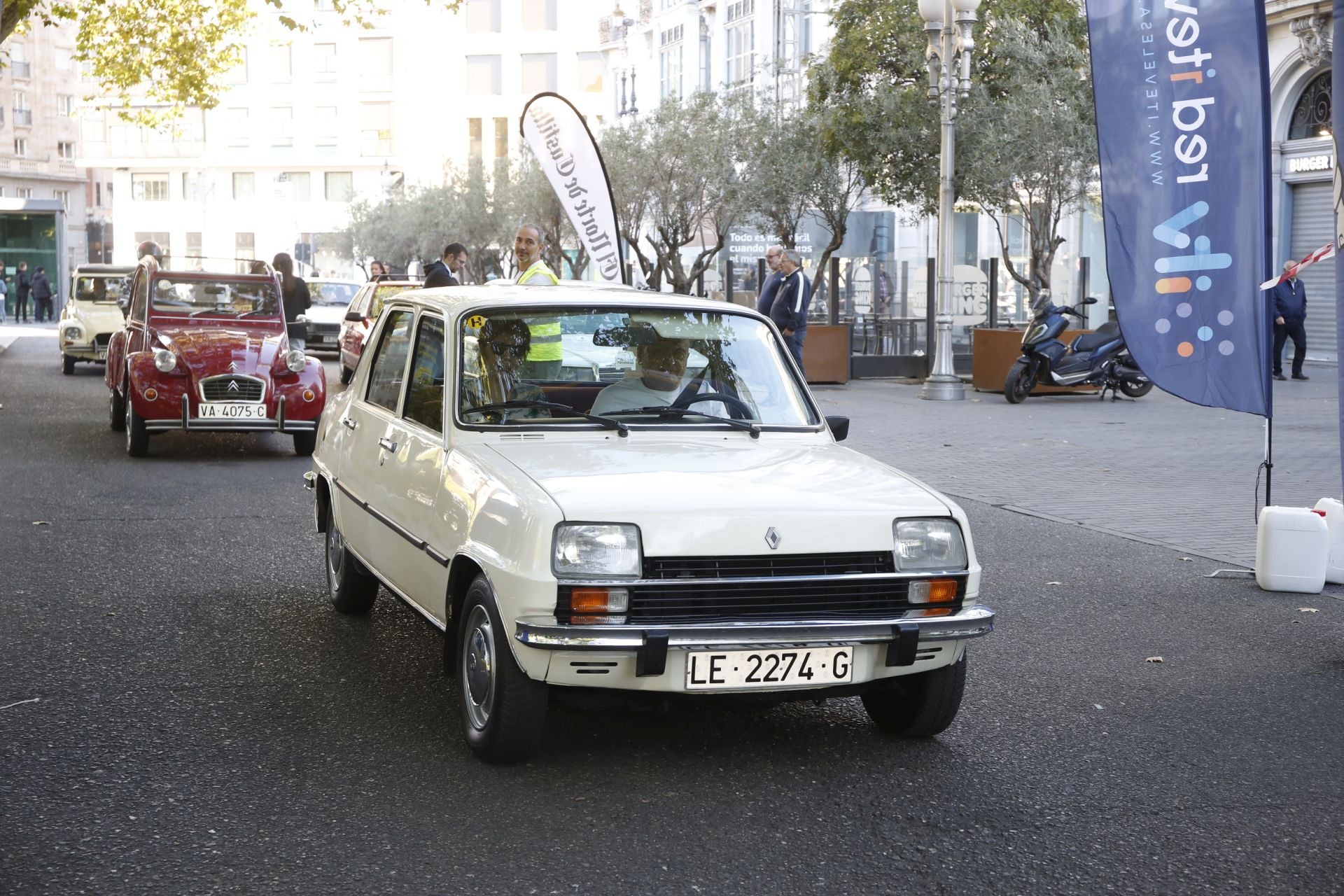 Búscate entre los participantes de Valladolid Motor Vintage (11/12)