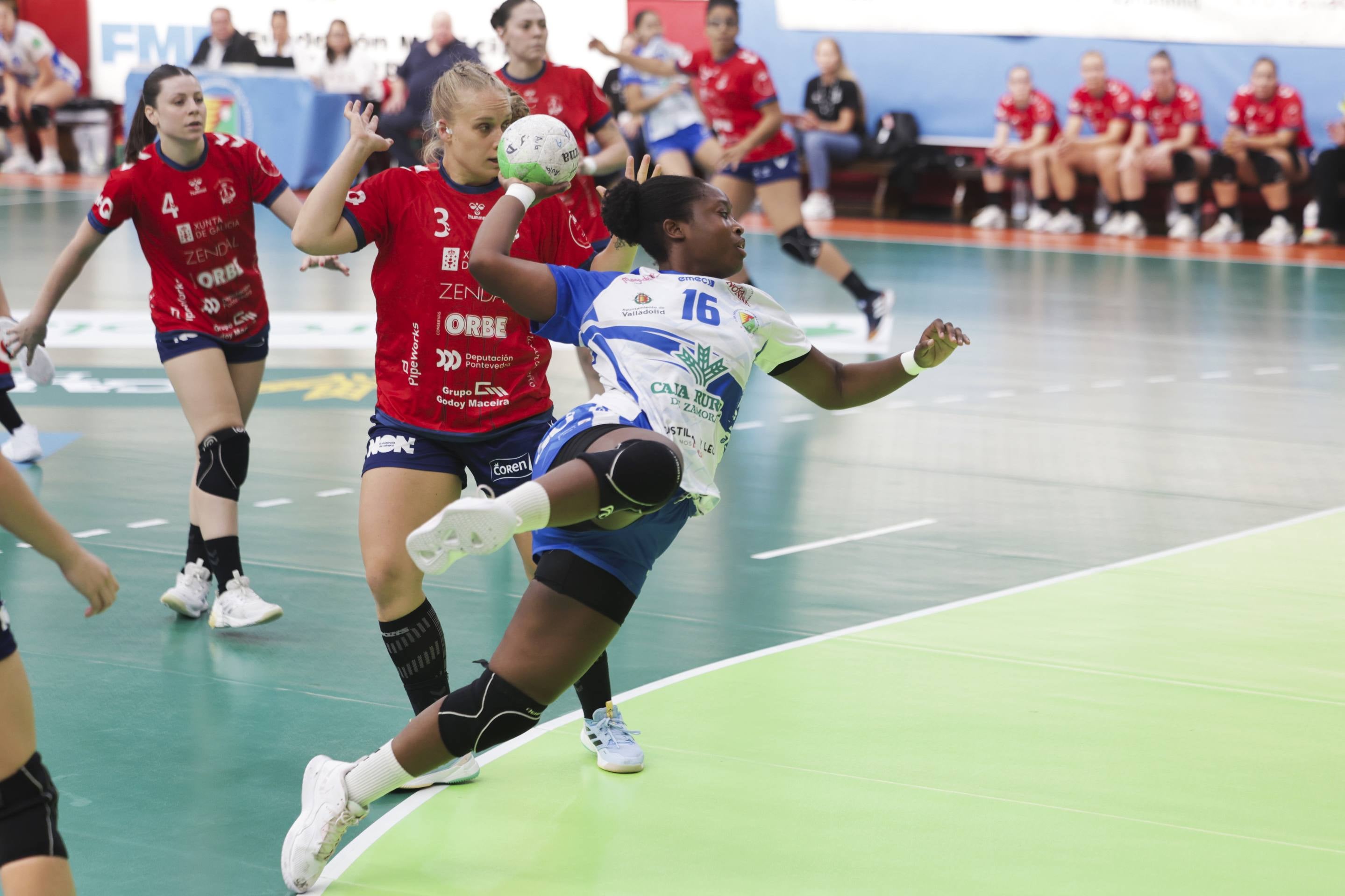 La derrota del Aula ante Porrino, en imágenes