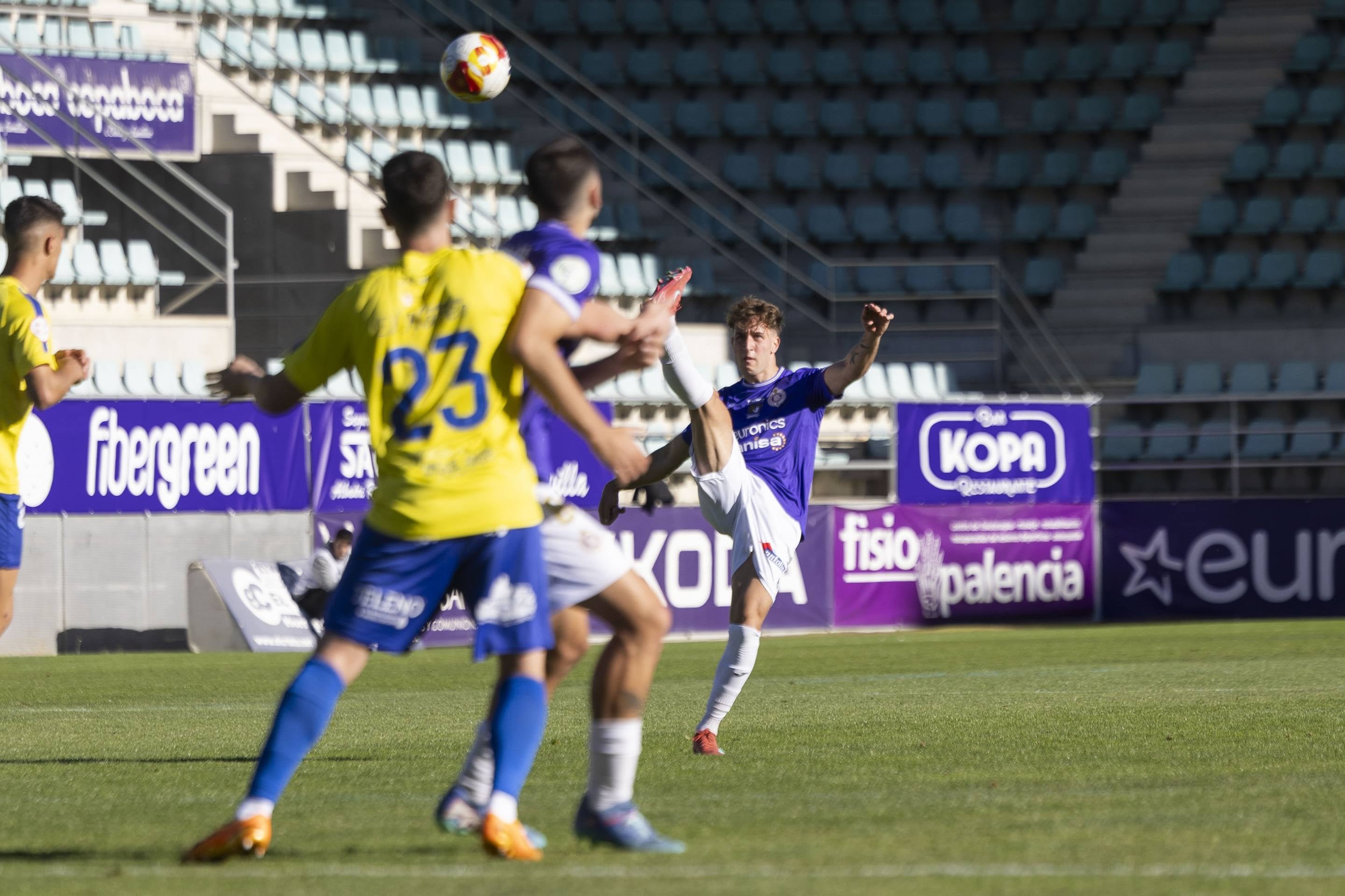 Las imágenes de la derrota del Palencia Cristo ante el Mansillés