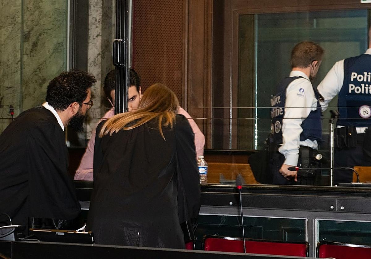 El presunto autor, César A. C., este lunes antes del inicio de las vistas en el Palacio de Justicia de Bruselas.