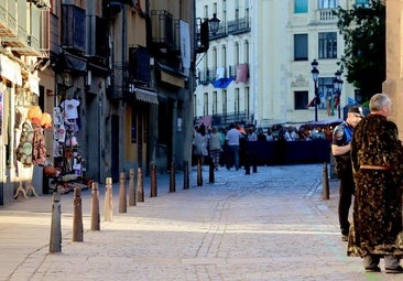 Malestar entre los comerciantes tras el corte peatonal por los actos de Isabel la Católica