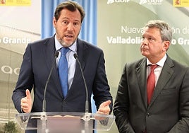 El ministro de Transportes y Movilidad Sostenible, Óscar Puente, junto al secretario de Estado de Transportes y Movilidad Sostenible, José Antonio Santano tras la reunión del Consejo de Administración de la Sociedad Valladolid Alta Velocidad.
