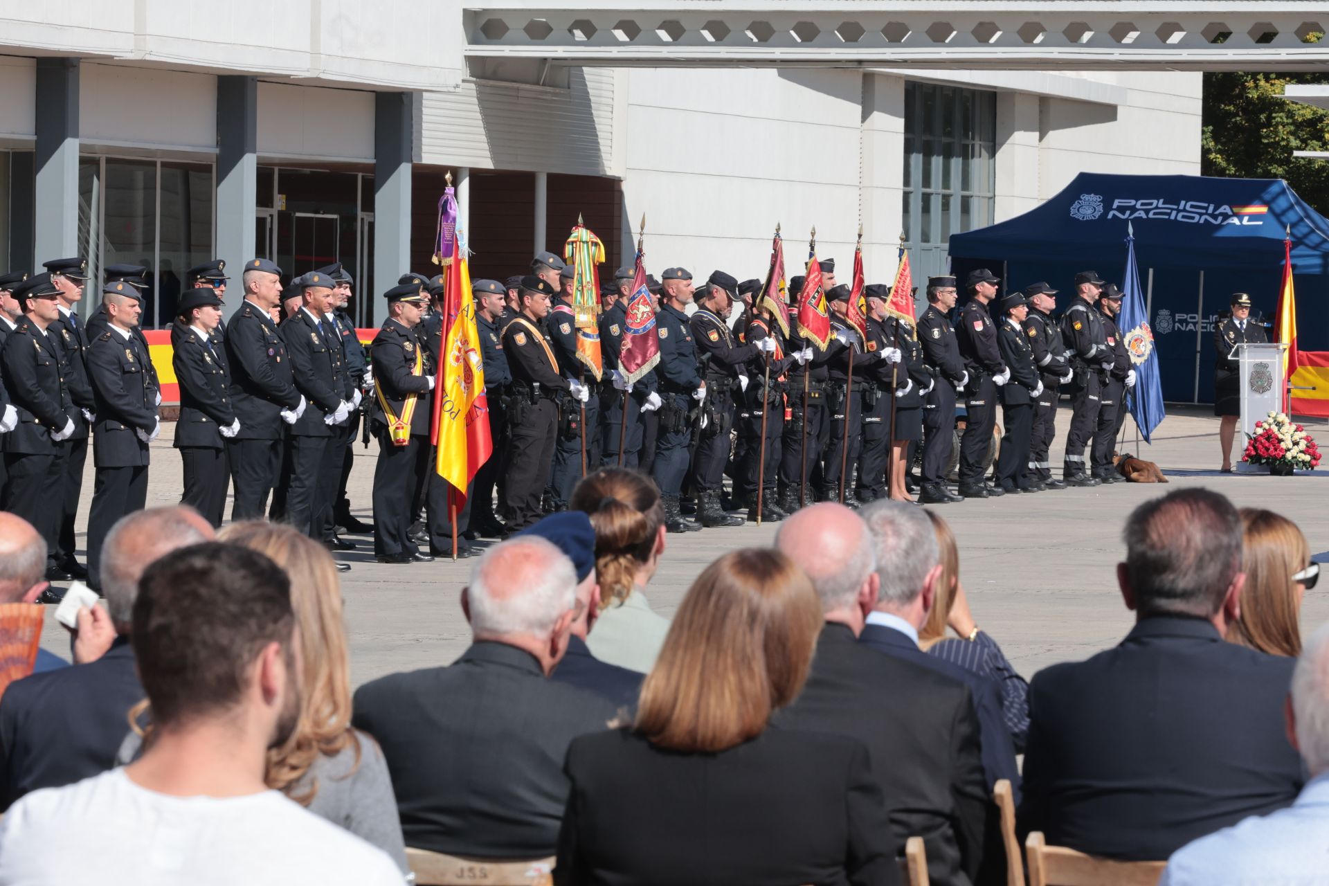Las imágenes del acto de homenaje en el día de la Policía Nacional de Castilla y León