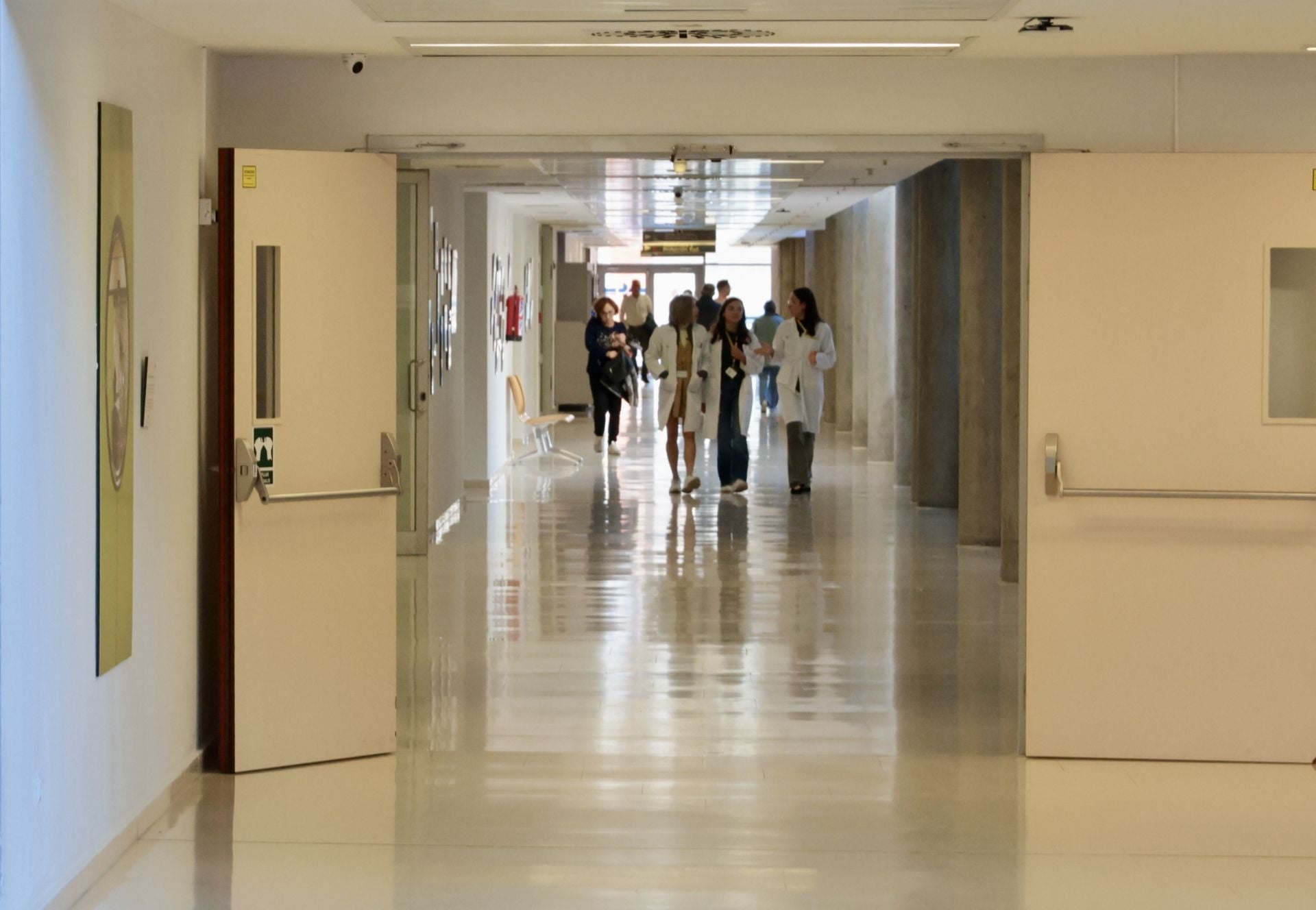 Uno de los pasillos del Hospital Univeristario Río Hortega.
