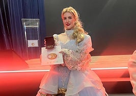 Rosana Largo, con la medalla de oro en el Castillo de Montvillargennes.