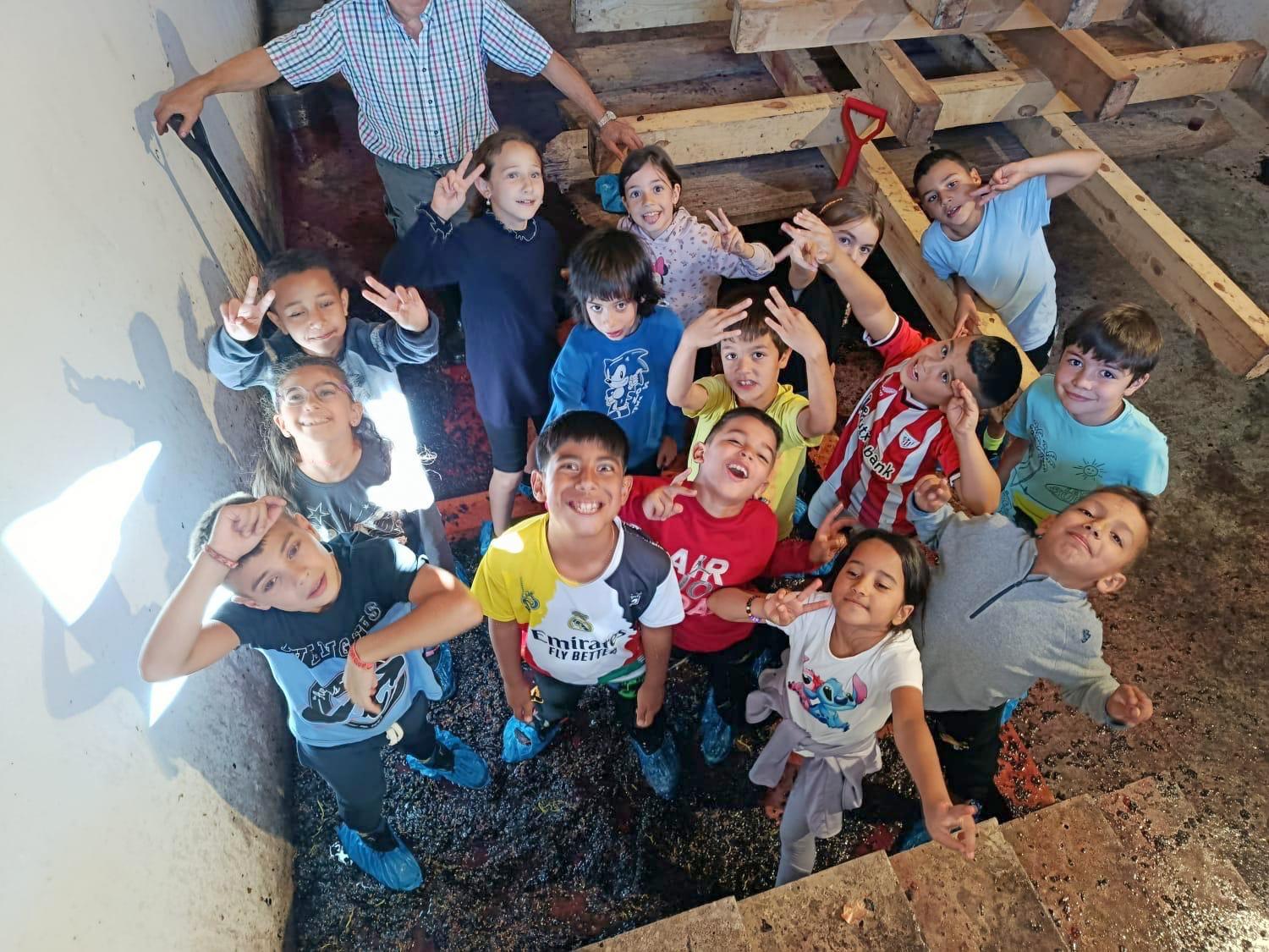 Alumnos de Baltanás celebran la Fiesta de la Vendimia