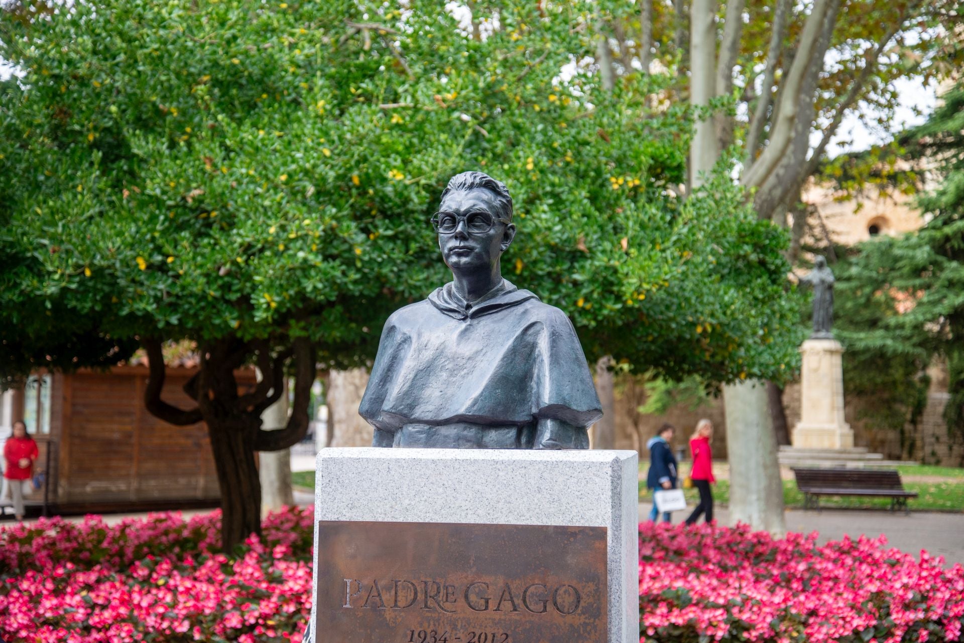 Así ha sido el homenaje al padre Gago en Palencia