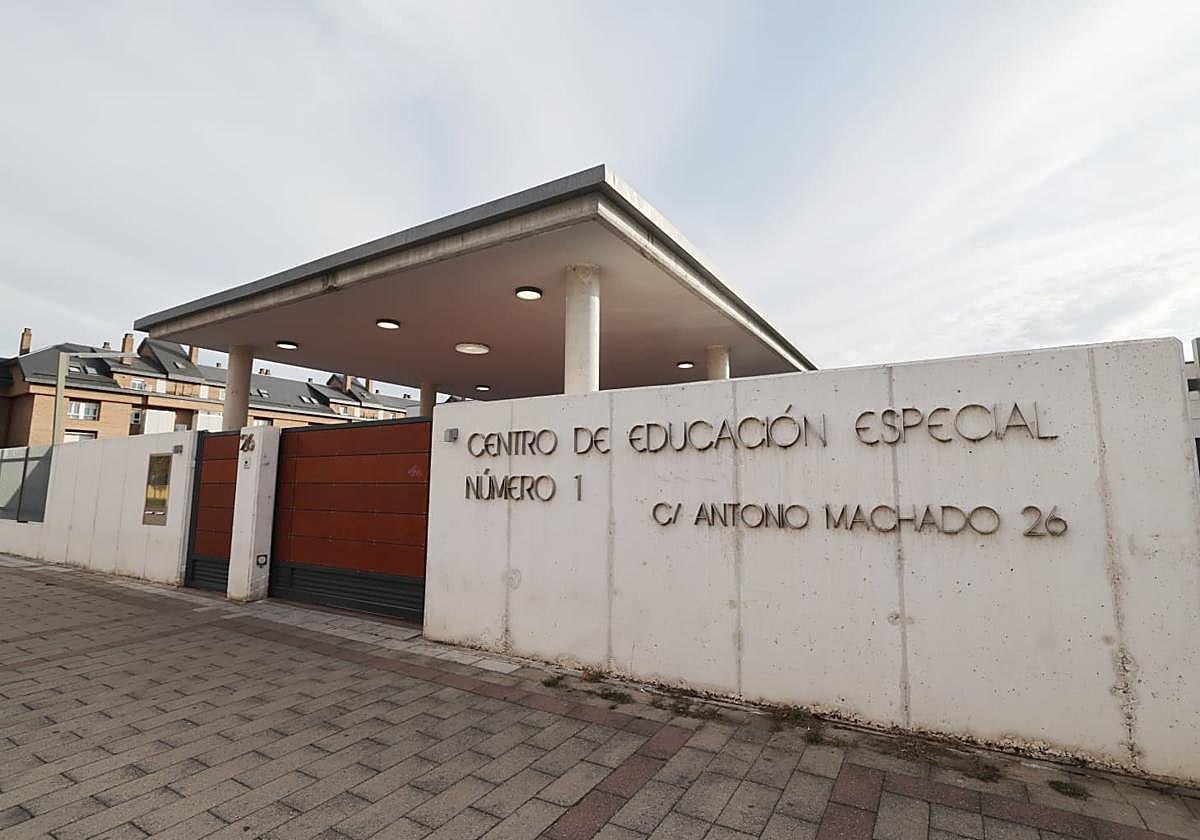 La fachada del colegio Especial Nº1 de Valladolid.