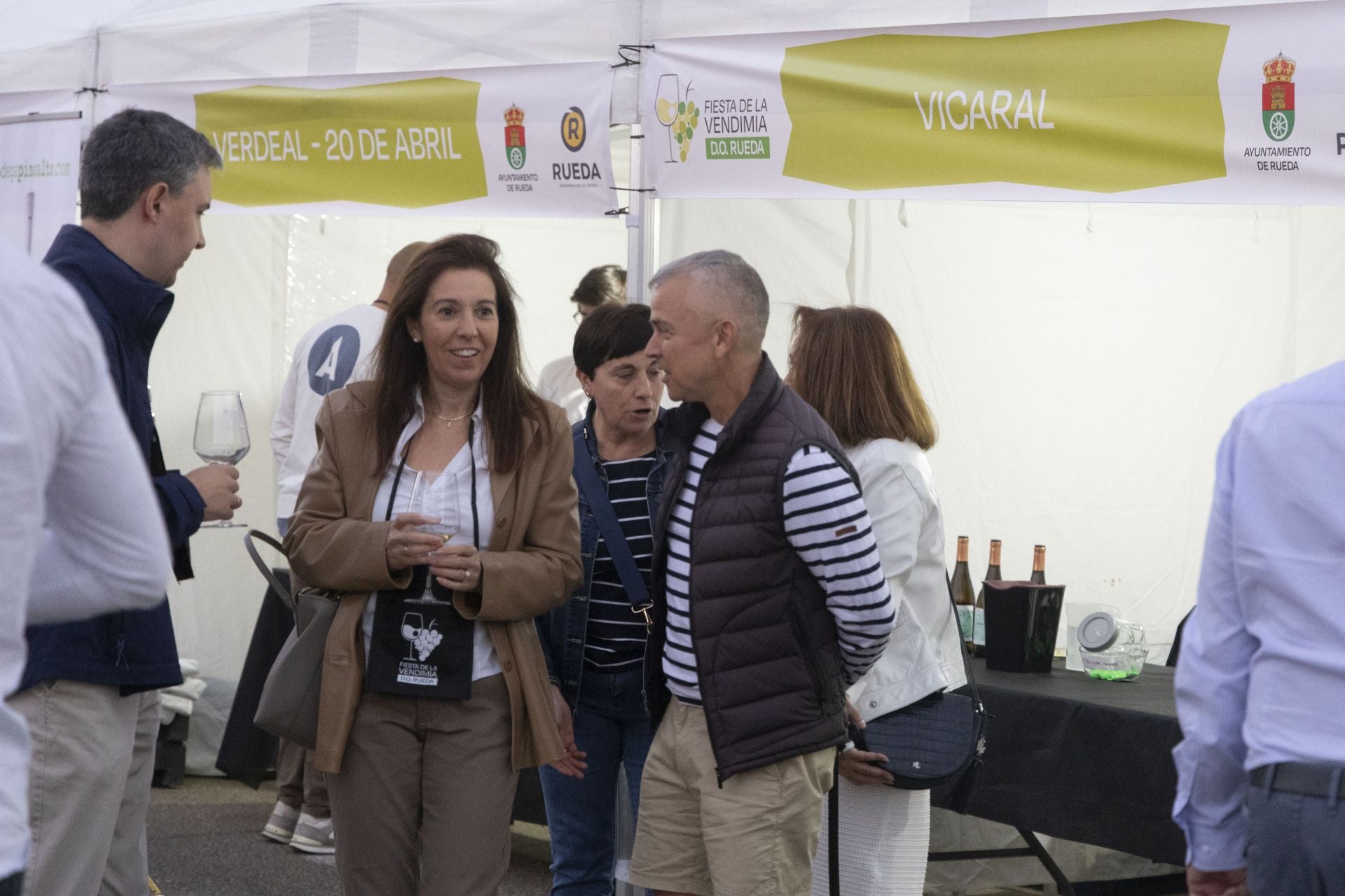 El buen ambiente marida con los vinos de la D.O. Rueda