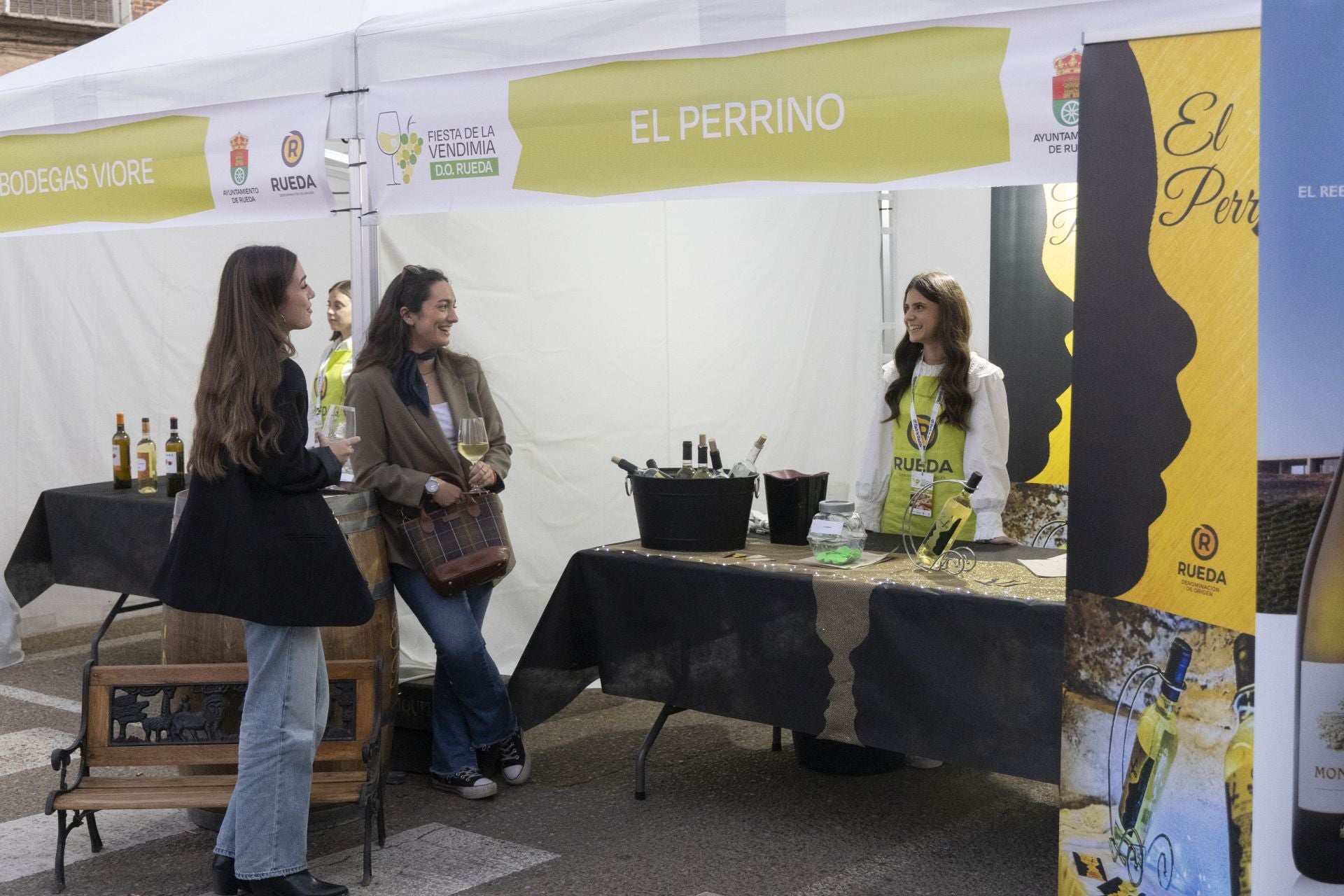 El buen ambiente marida con los vinos de la D.O. Rueda