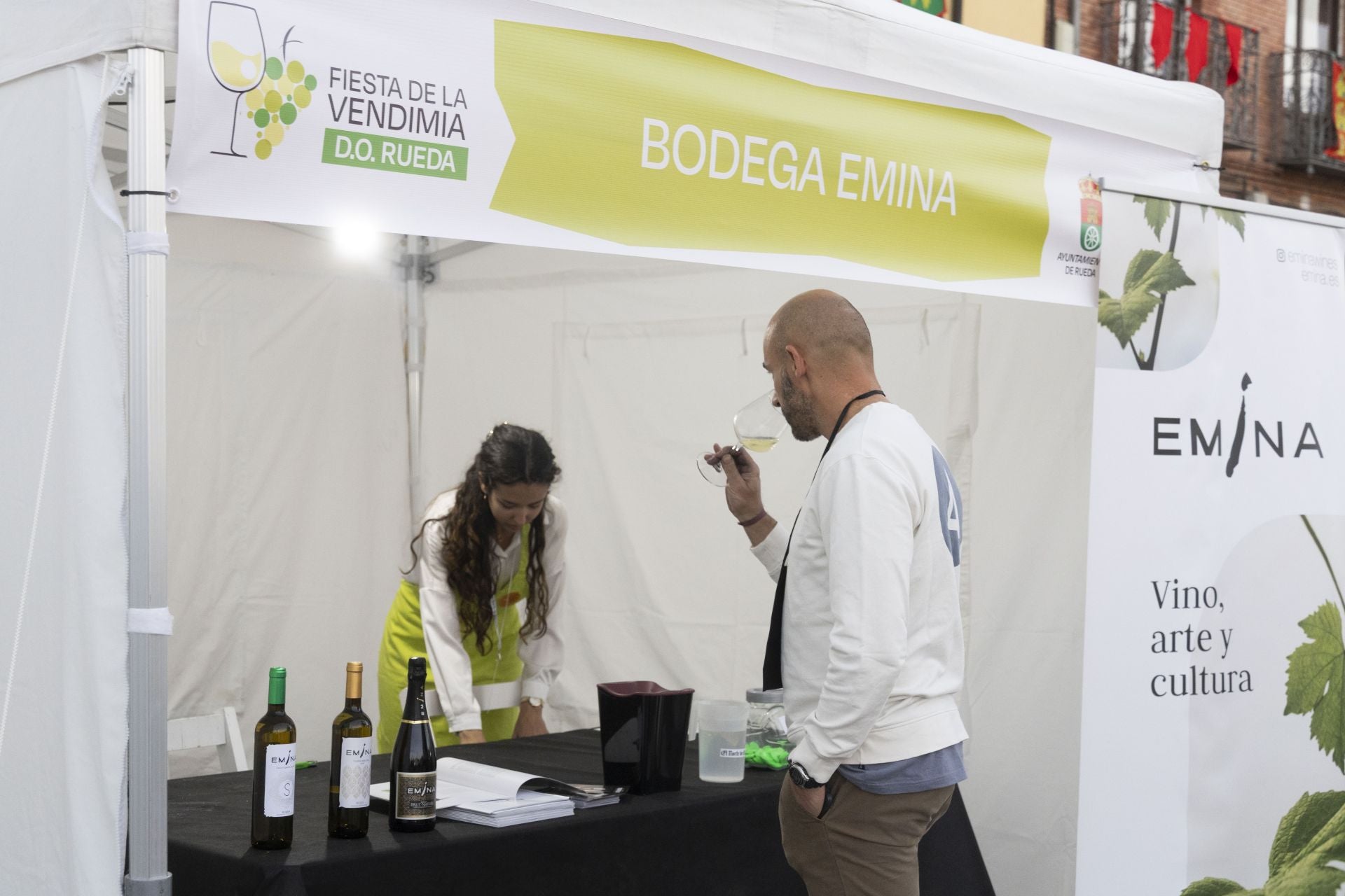 El buen ambiente marida con los vinos de la D.O. Rueda