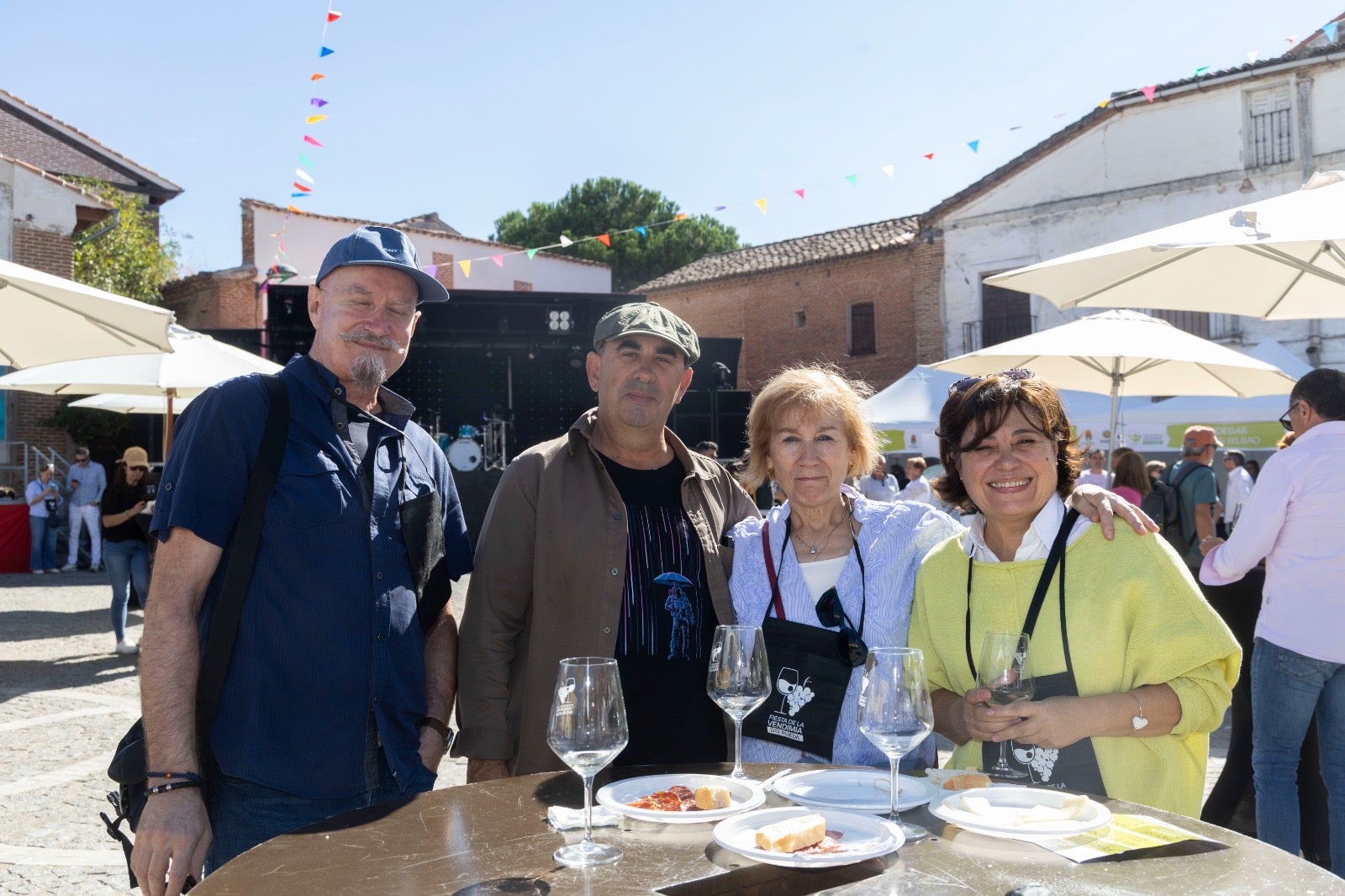 Desde Salamanca y Valladolid para reunirse en la Feria. 