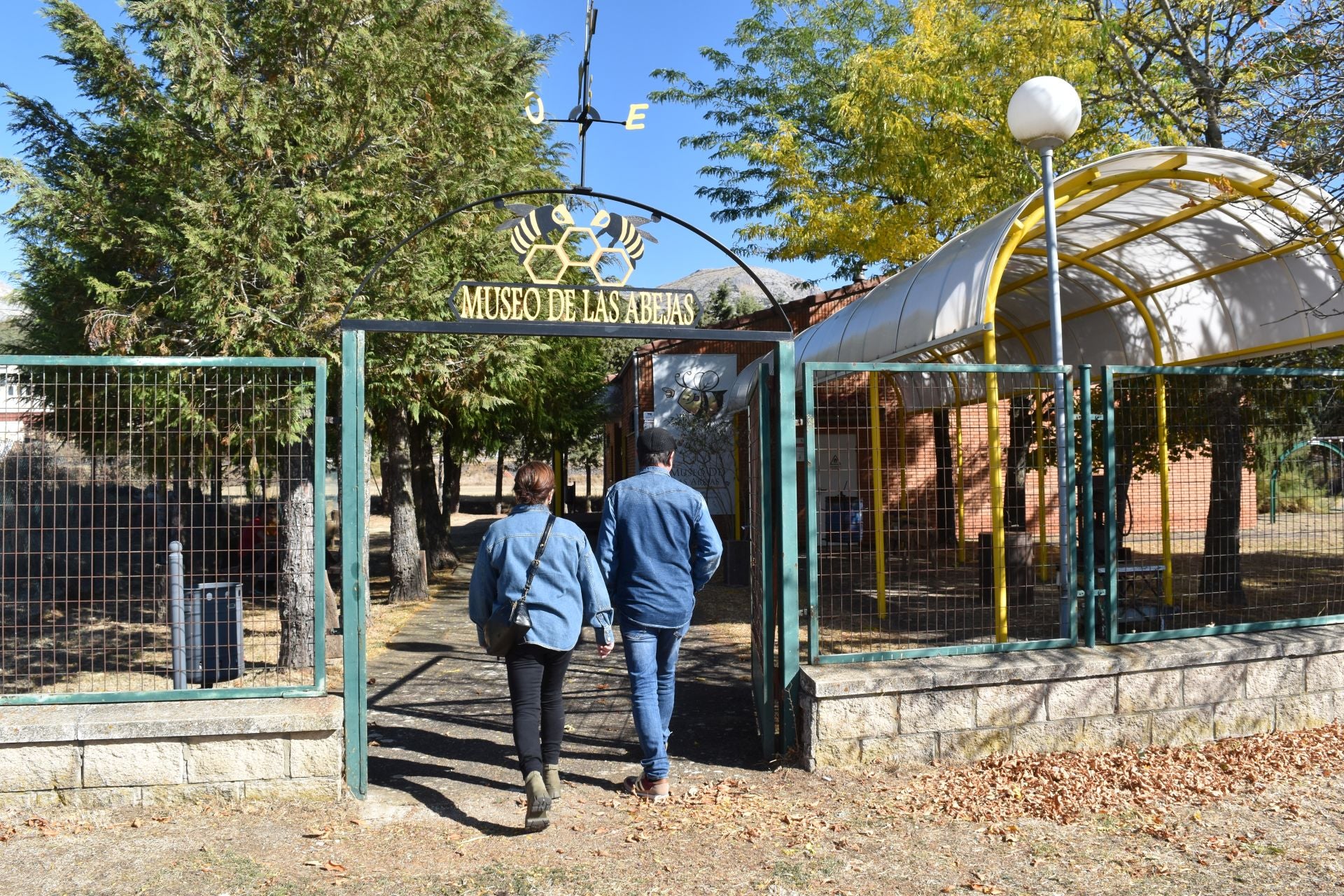 Animada Feria de la Miel de Castrejón de la Peña
