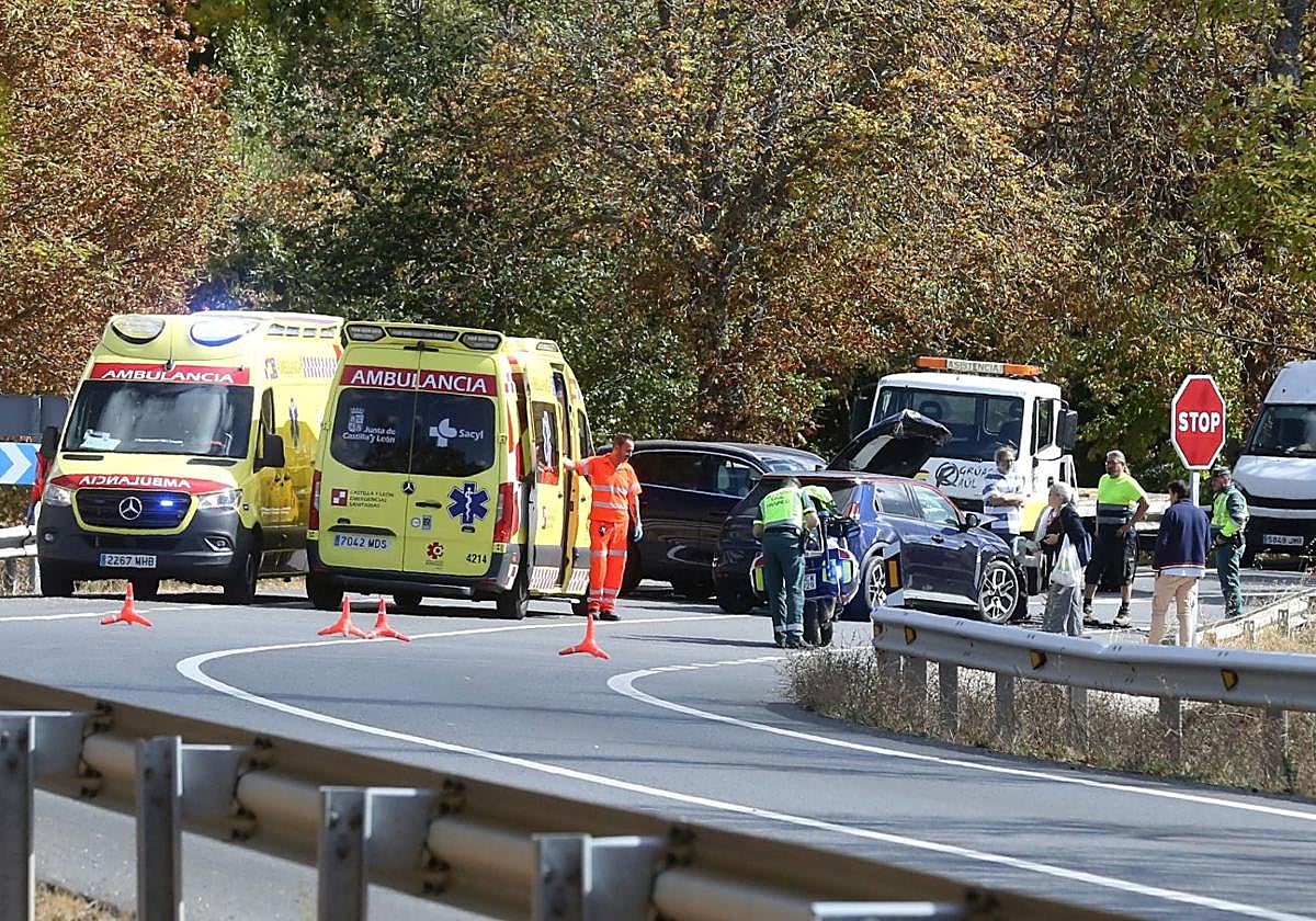 Momento en que los servicios médicos atienden a los heridos