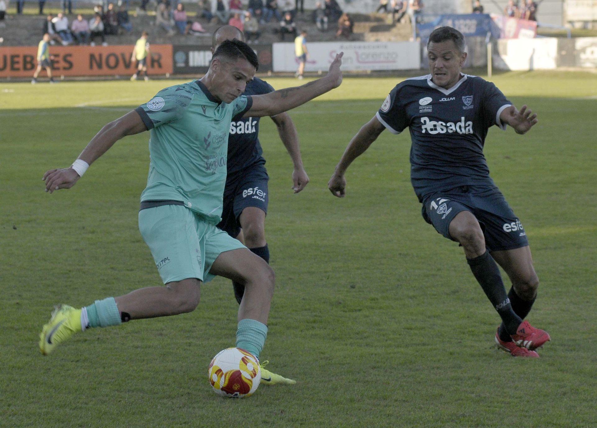 Fotos del partido entre el Marino de Luanco y la Segoviana