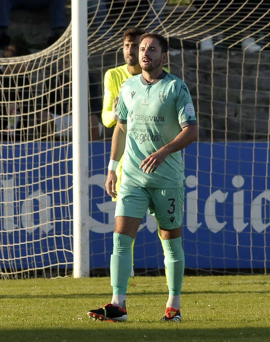 Fotos del partido entre el Marino de Luanco y la Segoviana