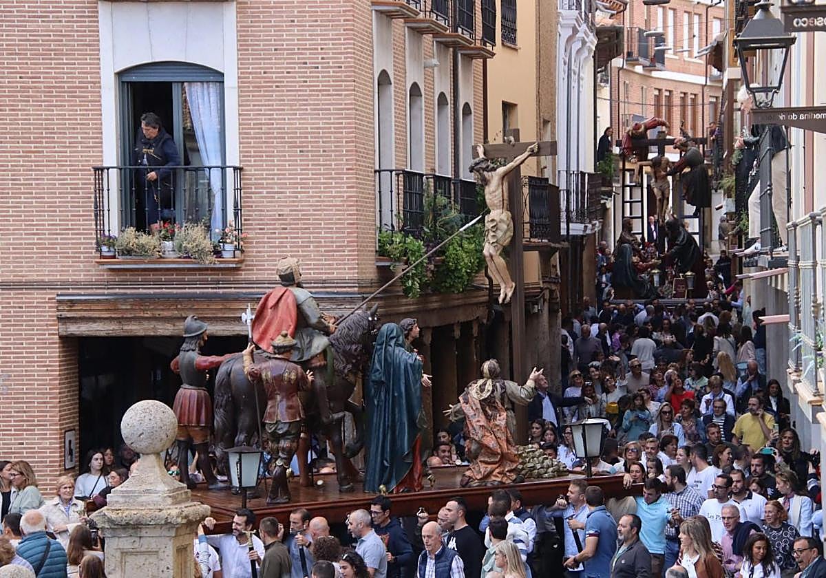 Traslado de los Pasos Grandes al Museo de Semana Santa.