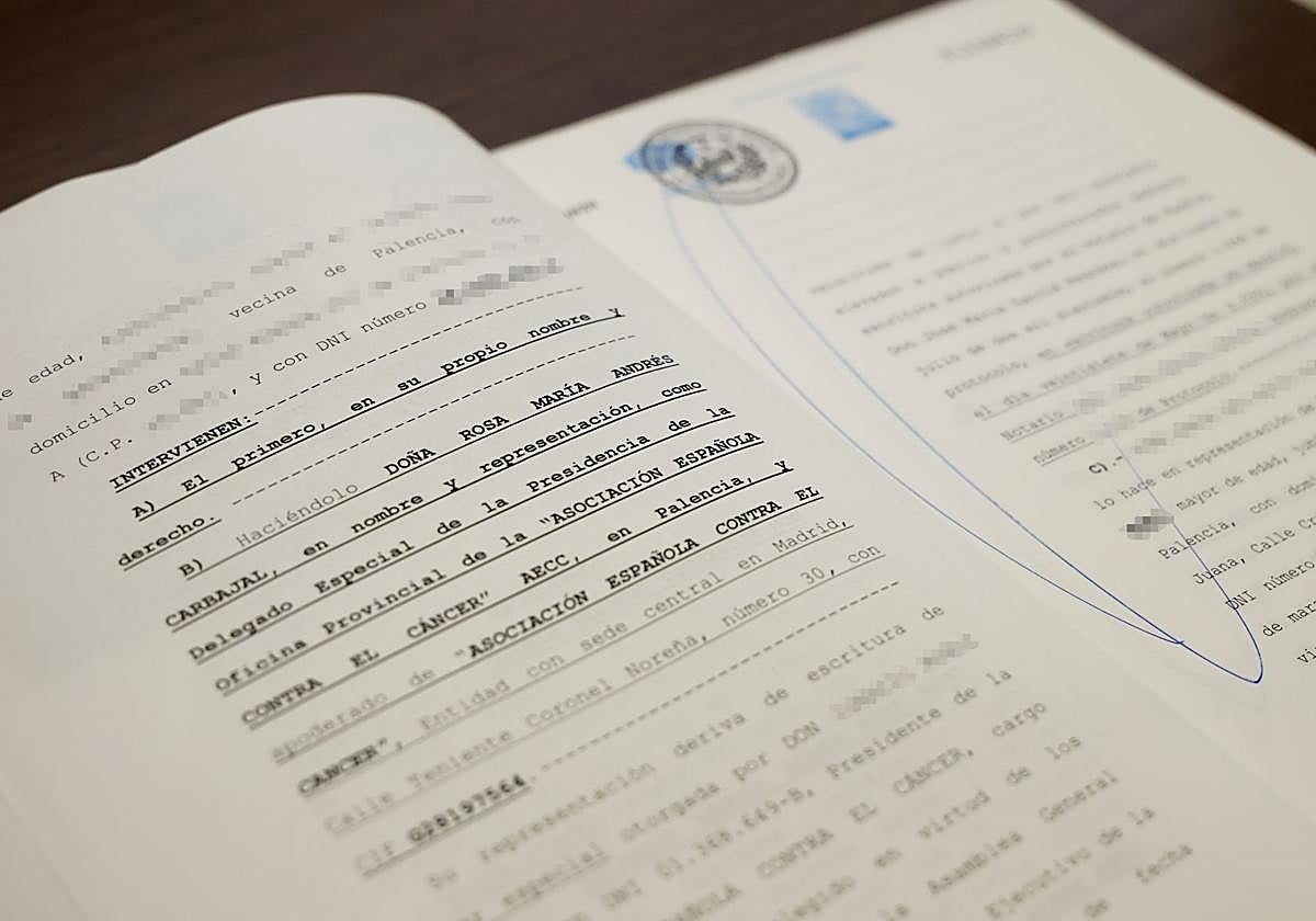 Detalle de un testamento en favor de la Asociación Contra el Cáncer.