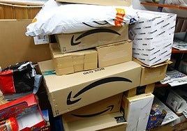 Imagen de archivo de unos paquetes.