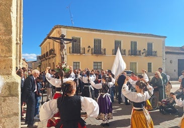 El Cristo de las Puertas recorre Rioseco como cada segundo domingo de octubre