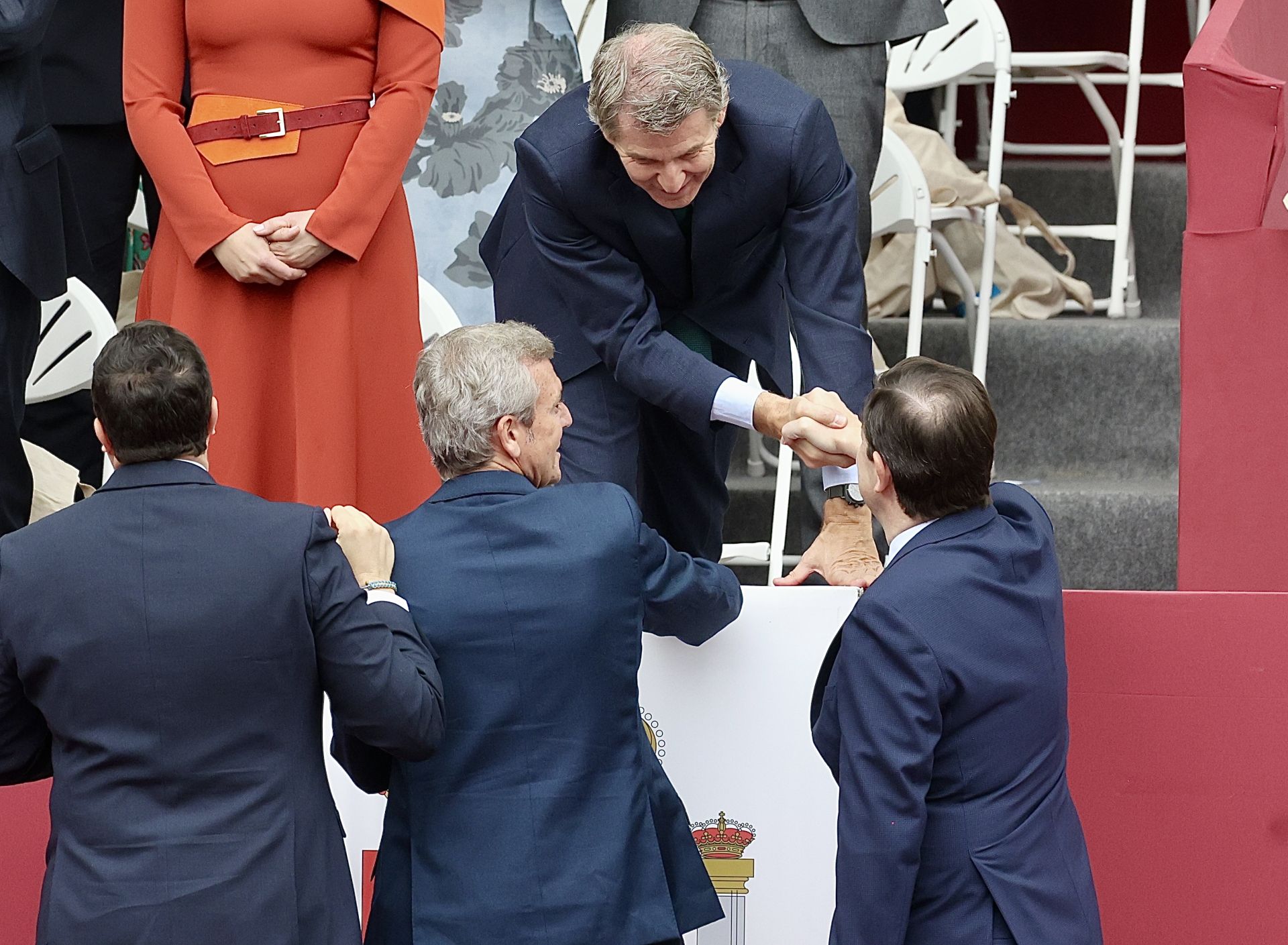 Las imágenes de Mañueco en el desfile de las fuerzas armadas del 12 de octubre