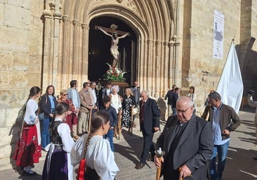 Las imágenes de la procesión de El Cristo de las Puertas en Medina de Rioseco