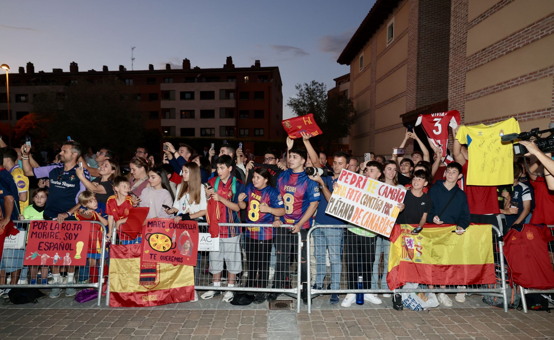 Las imágenes de la llegada de La Roja a Valladolid